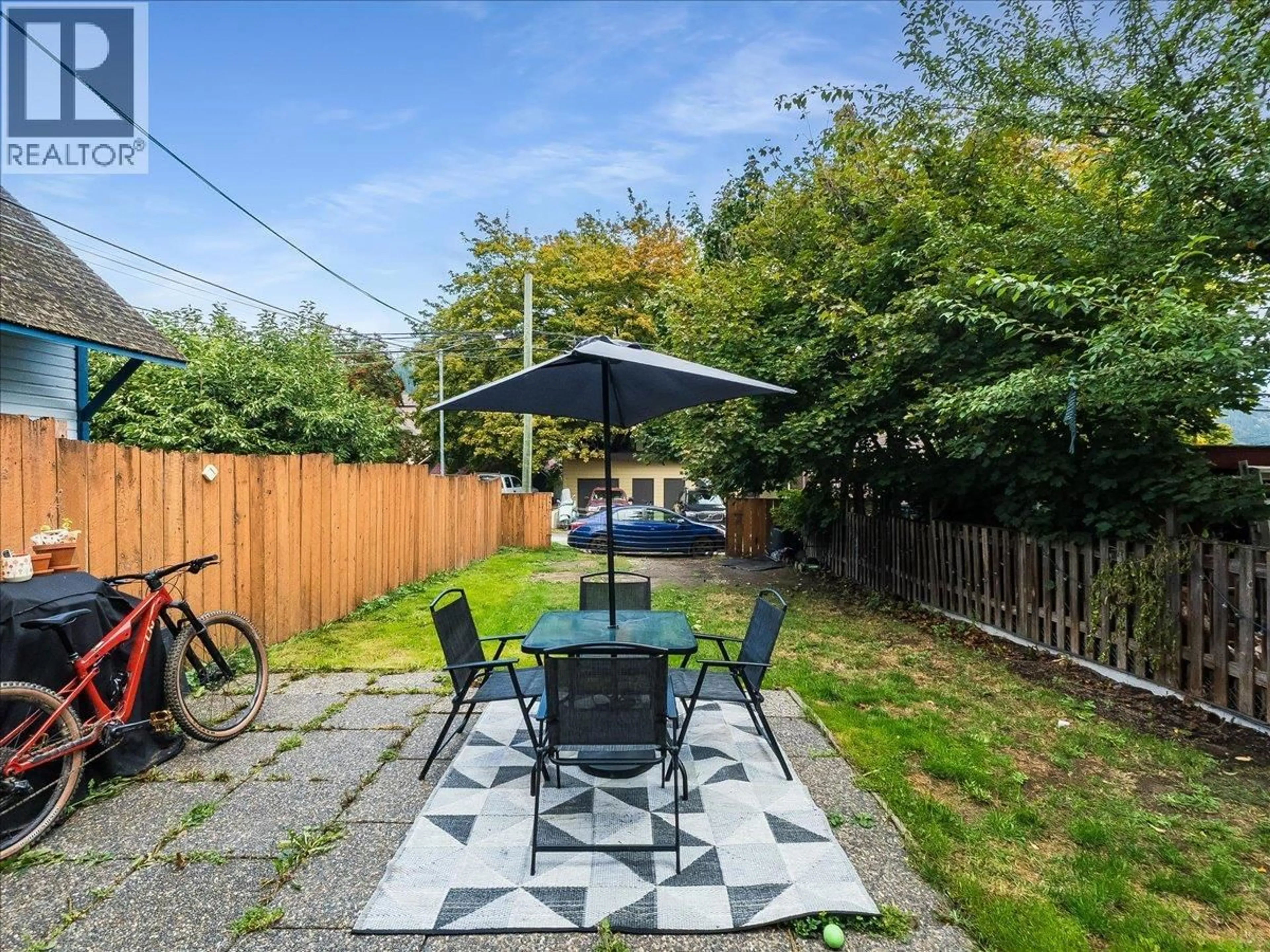 Patio, street for 413 SILICA STREET, Nelson British Columbia V1L4M6