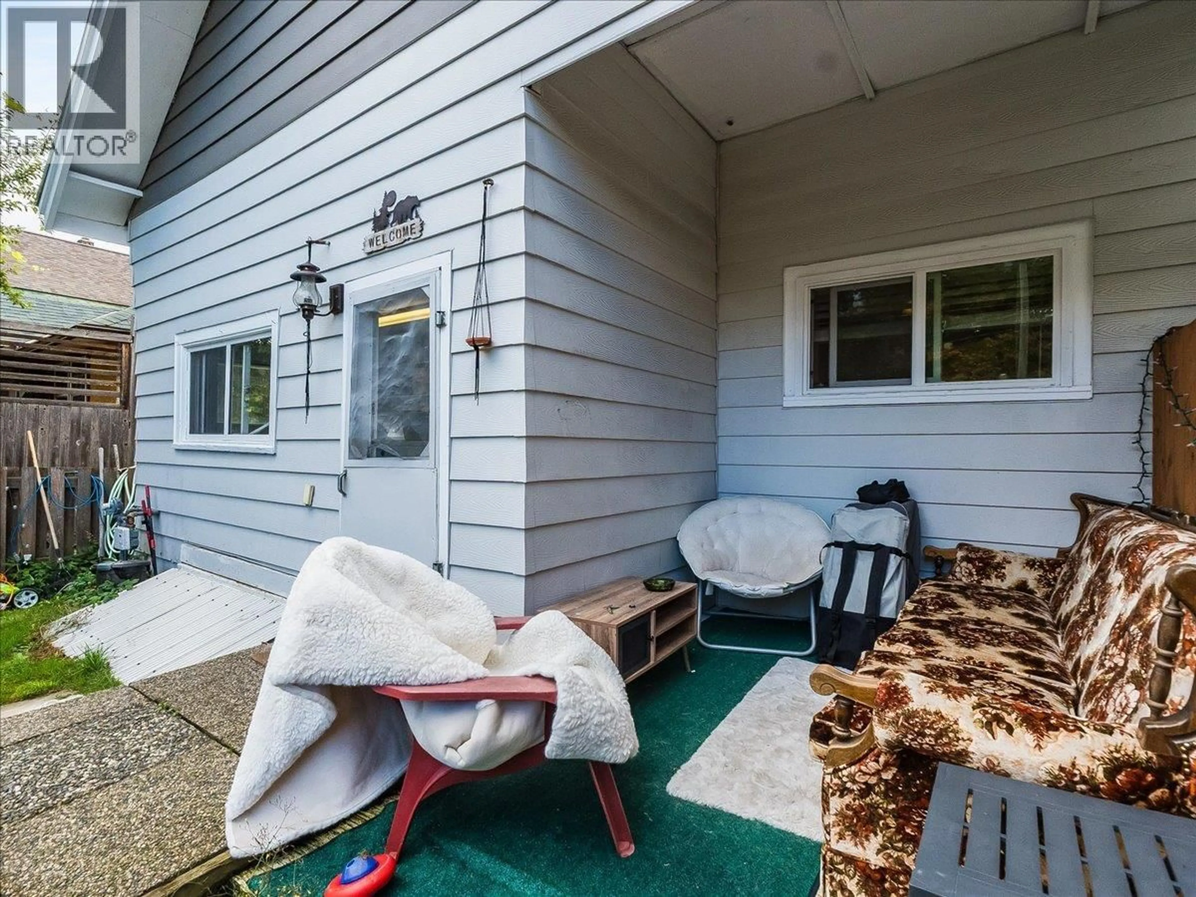 Patio, street for 413 SILICA STREET, Nelson British Columbia V1L4M6