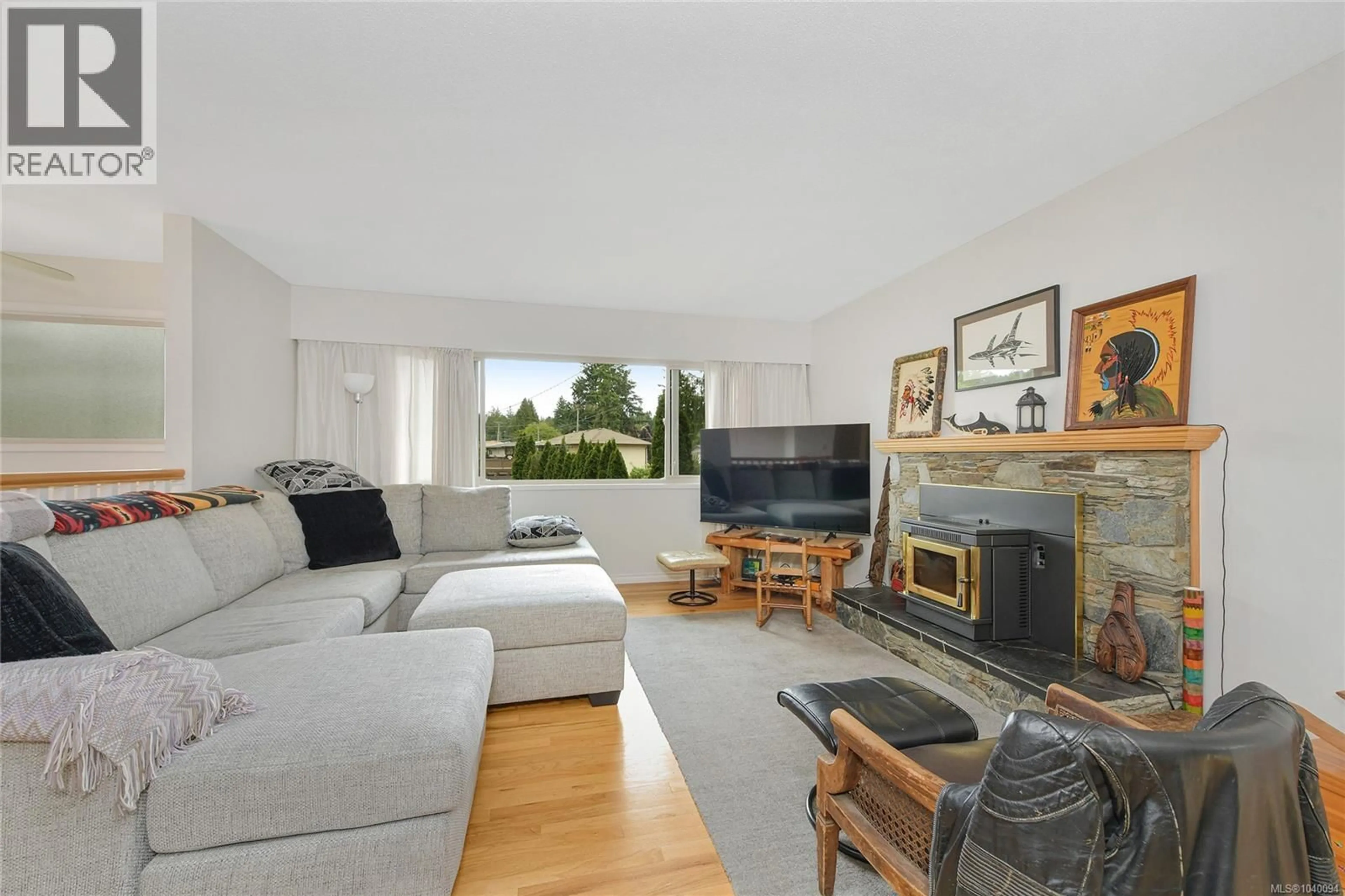 Living room with furniture, unknown for 3058 CAROLA PLACE, Colwood British Columbia V9C1N1