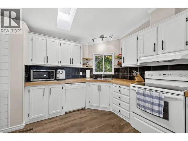 3115 JUNIPER DRIVE, Naramata 2
