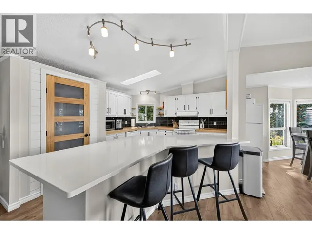 3115 JUNIPER DRIVE, Naramata 5