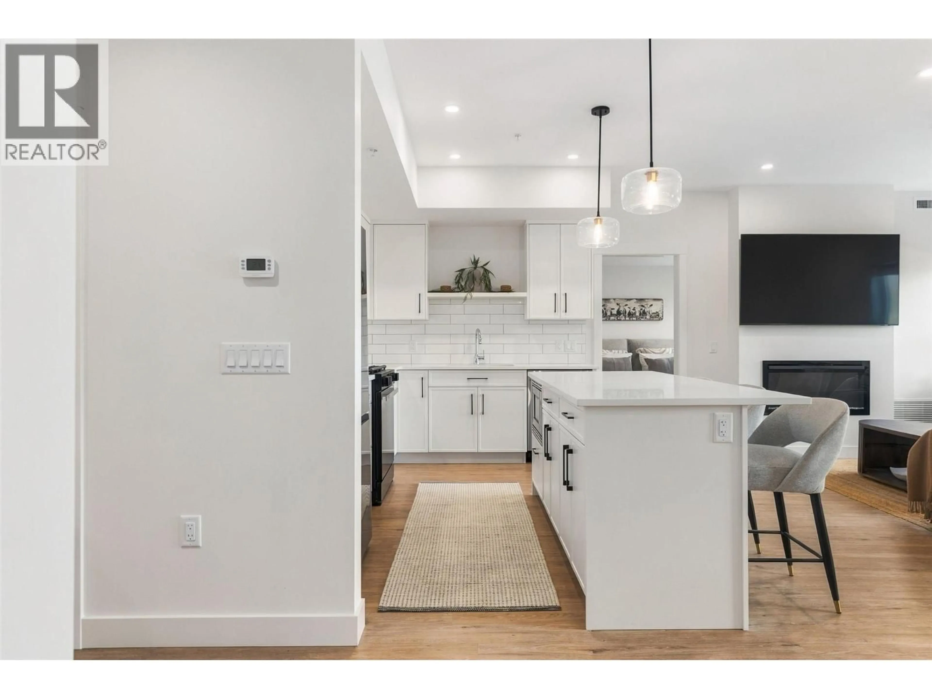 Open concept kitchen, unknown for 104 - 1844 QU'APPELLE BOULEVARD, Kamloops British Columbia V2E0E8