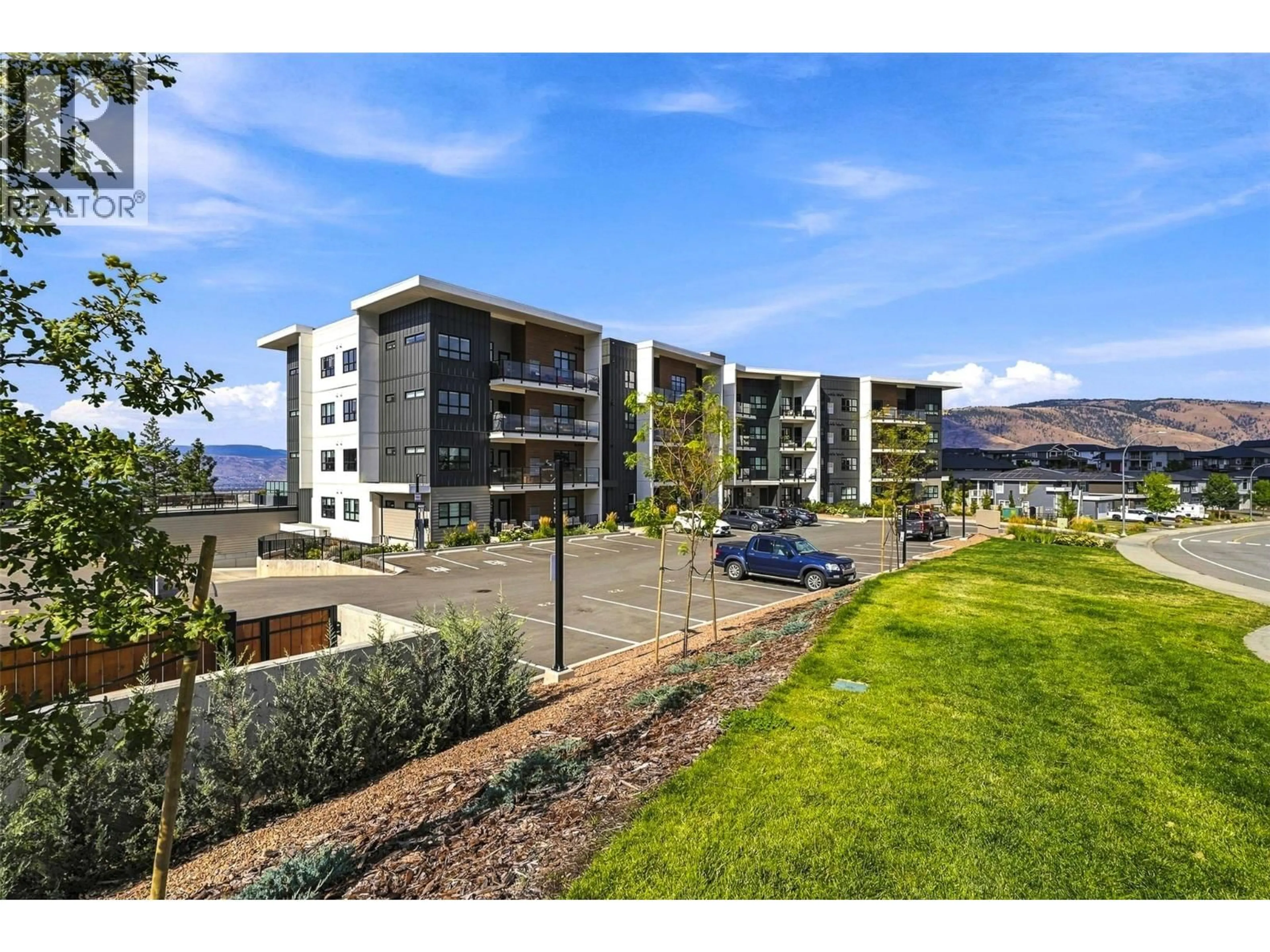 A pic from outside/outdoor area/front of a property/back of a property/a pic from drone, mountain view for 203 - 1844 QU'APPELLE BOULEVARD, Kamloops British Columbia V2E0E8