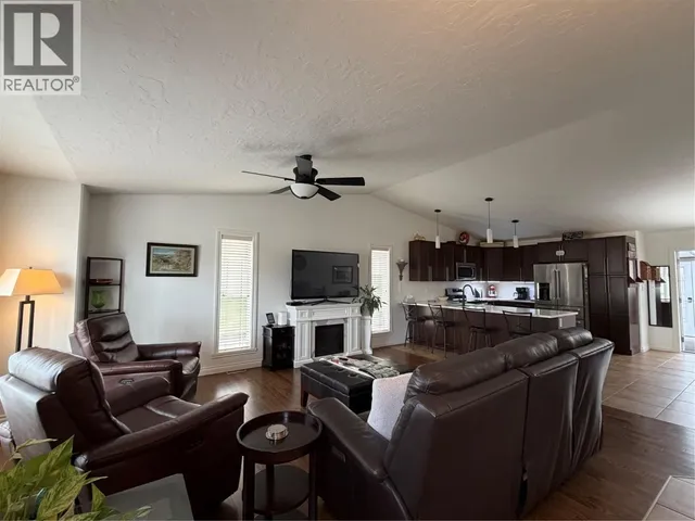 1841 87 AVENUE, Dawson Creek 4