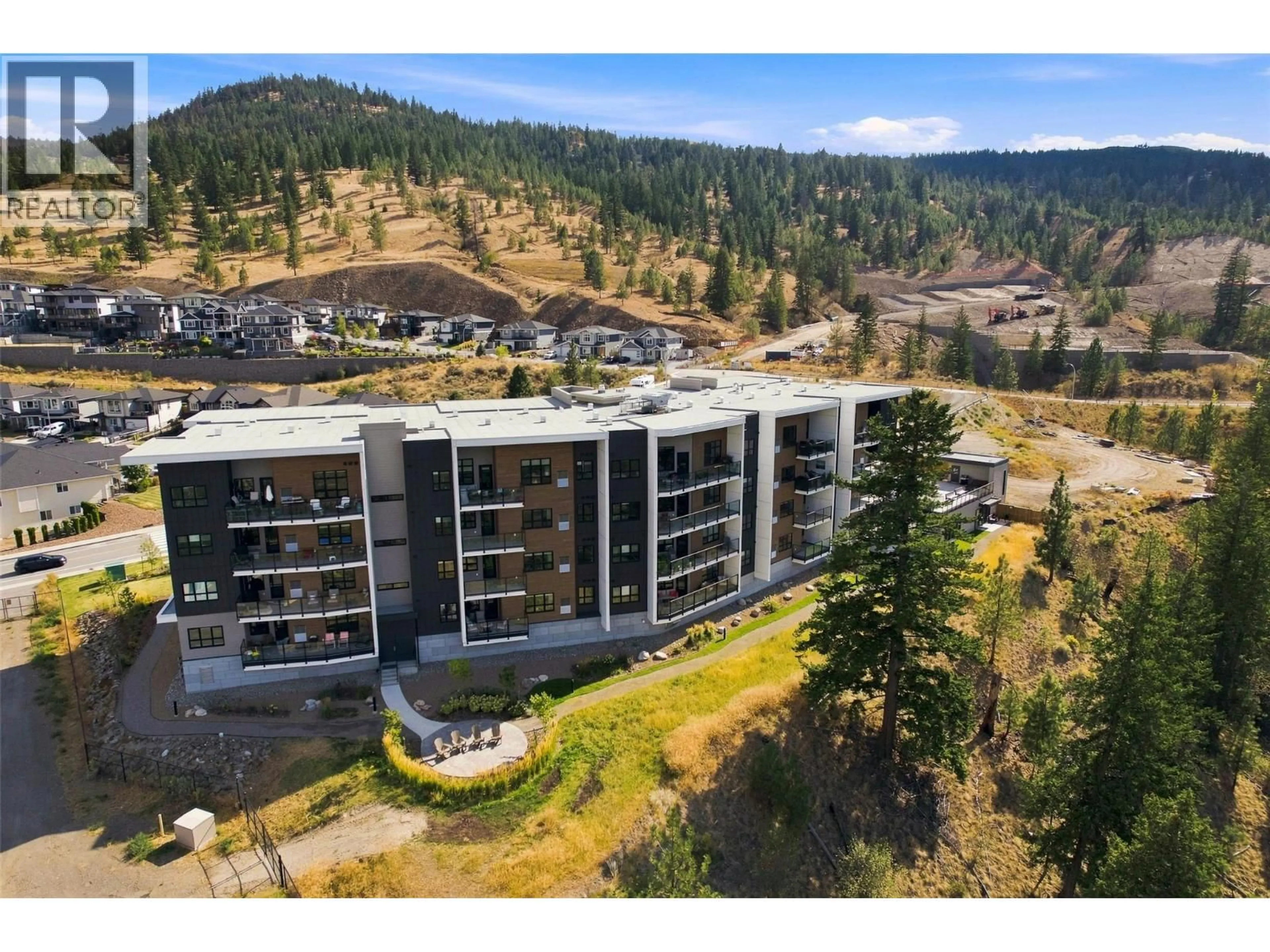 A pic from outside/outdoor area/front of a property/back of a property/a pic from drone, mountain view for 308 - 1844 QU'APPELLE BOULEVARD, Kamloops British Columbia V2E0E8
