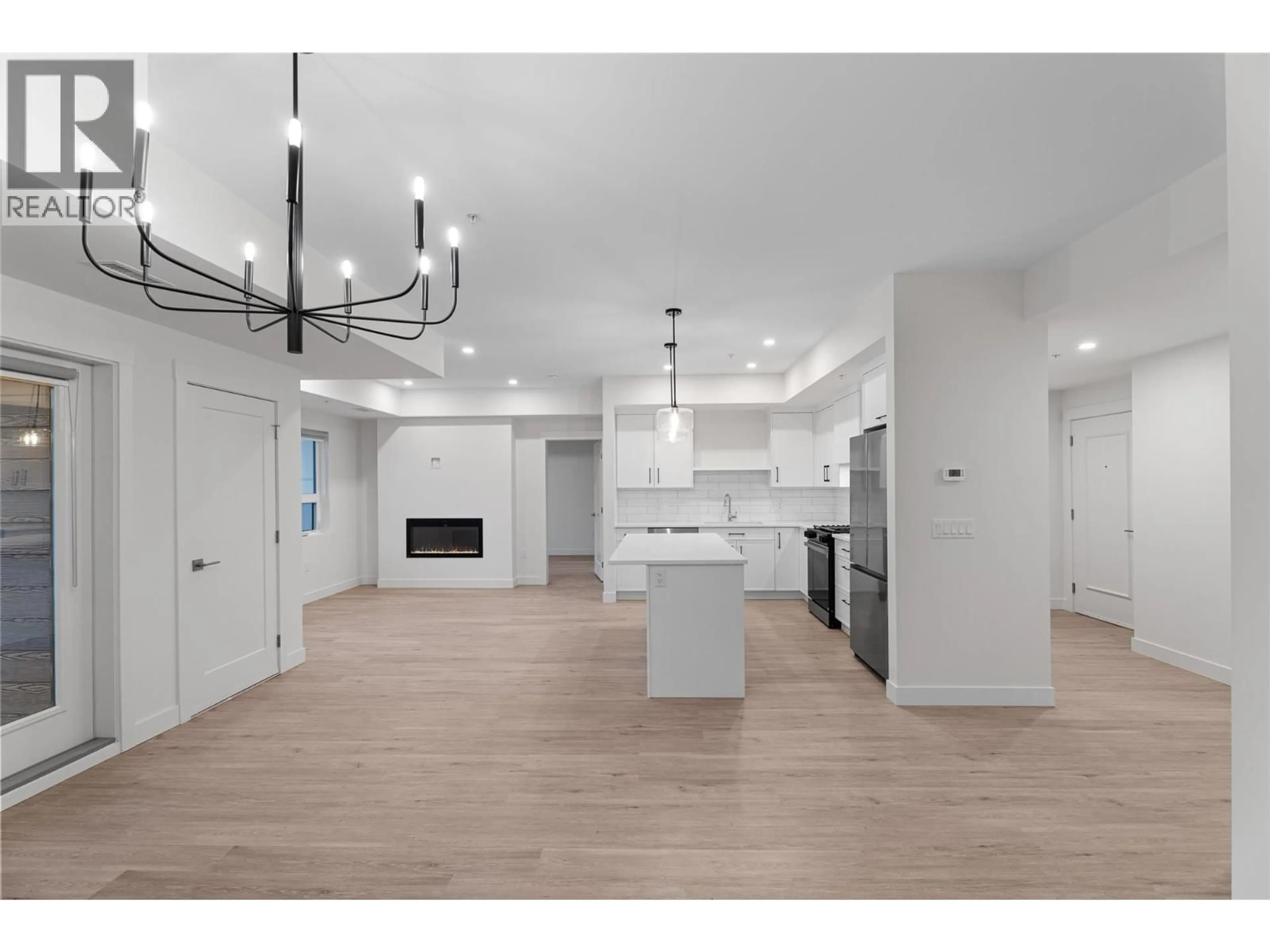 Open concept kitchen, unknown for 308 - 1844 QU'APPELLE BOULEVARD, Kamloops British Columbia V2E0E8