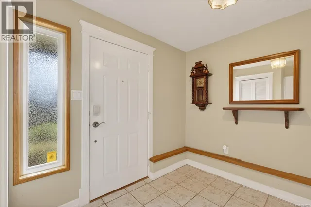 680 VIEW AVENUE, Courtenay 5