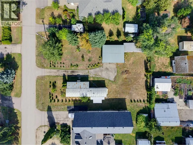 405 GILLIS AVENUE, Sicamous 2