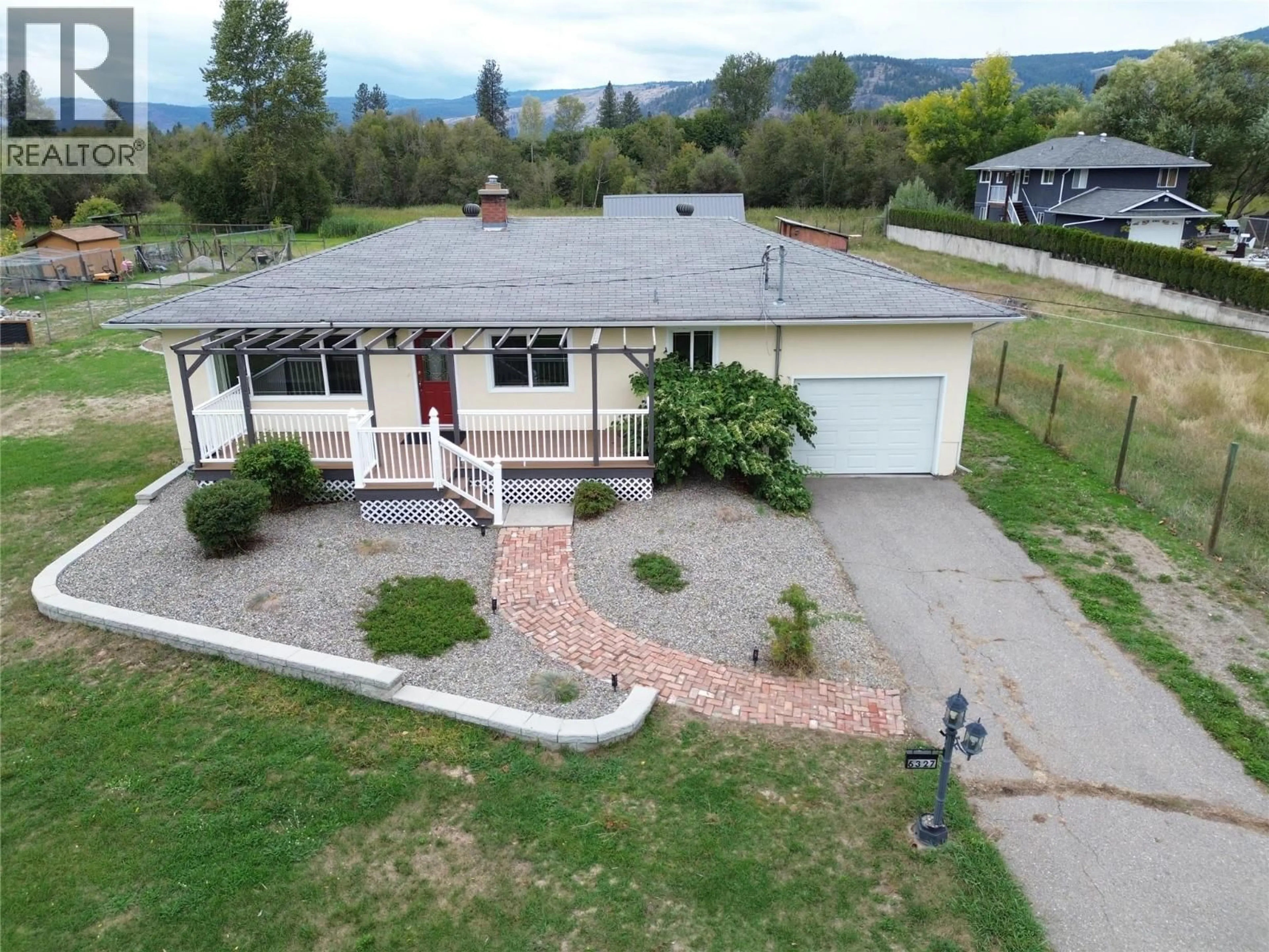 A pic from outside/outdoor area/front of a property/back of a property/a pic from drone, unknown for 6327 12TH STREET, Grand Forks British Columbia V0H1H0