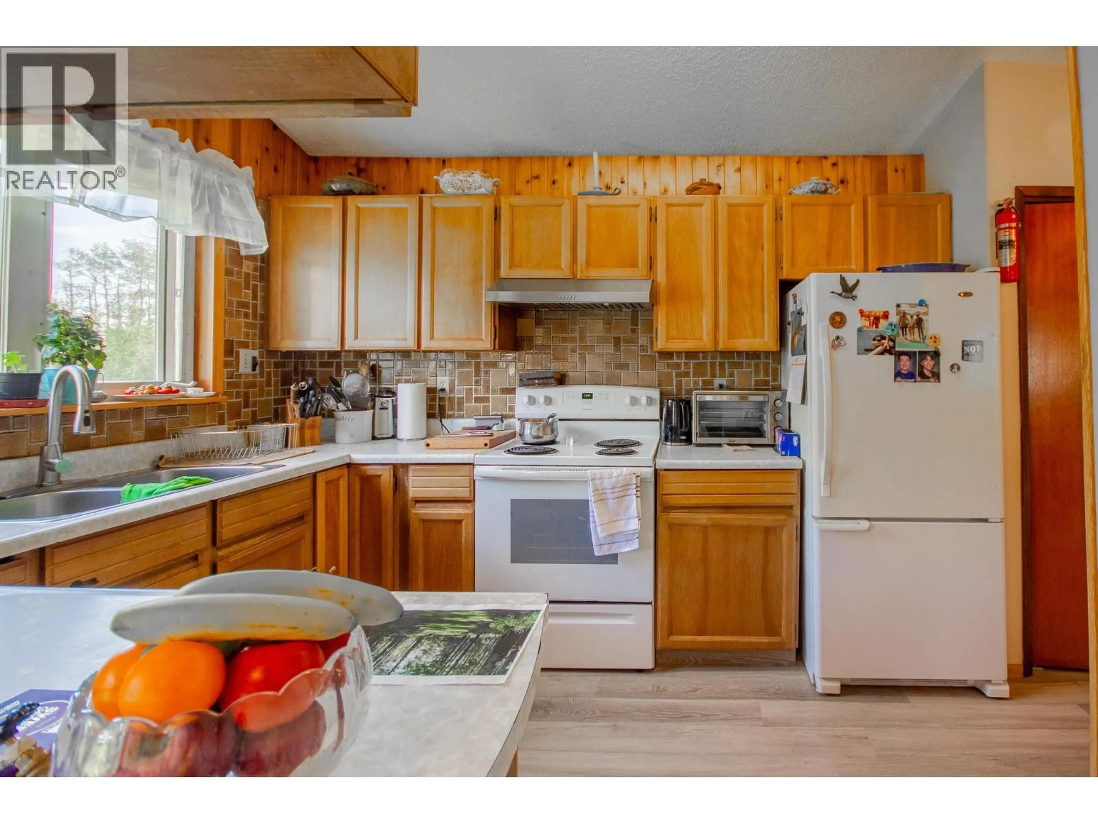 Standard kitchen, unknown for 14034 211 ROAD, Dawson Creek British Columbia V1G4G7
