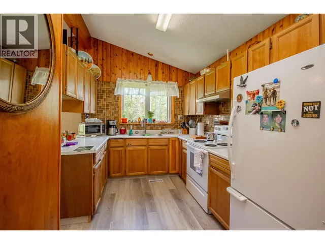 14034 211 ROAD, Dawson Creek 3