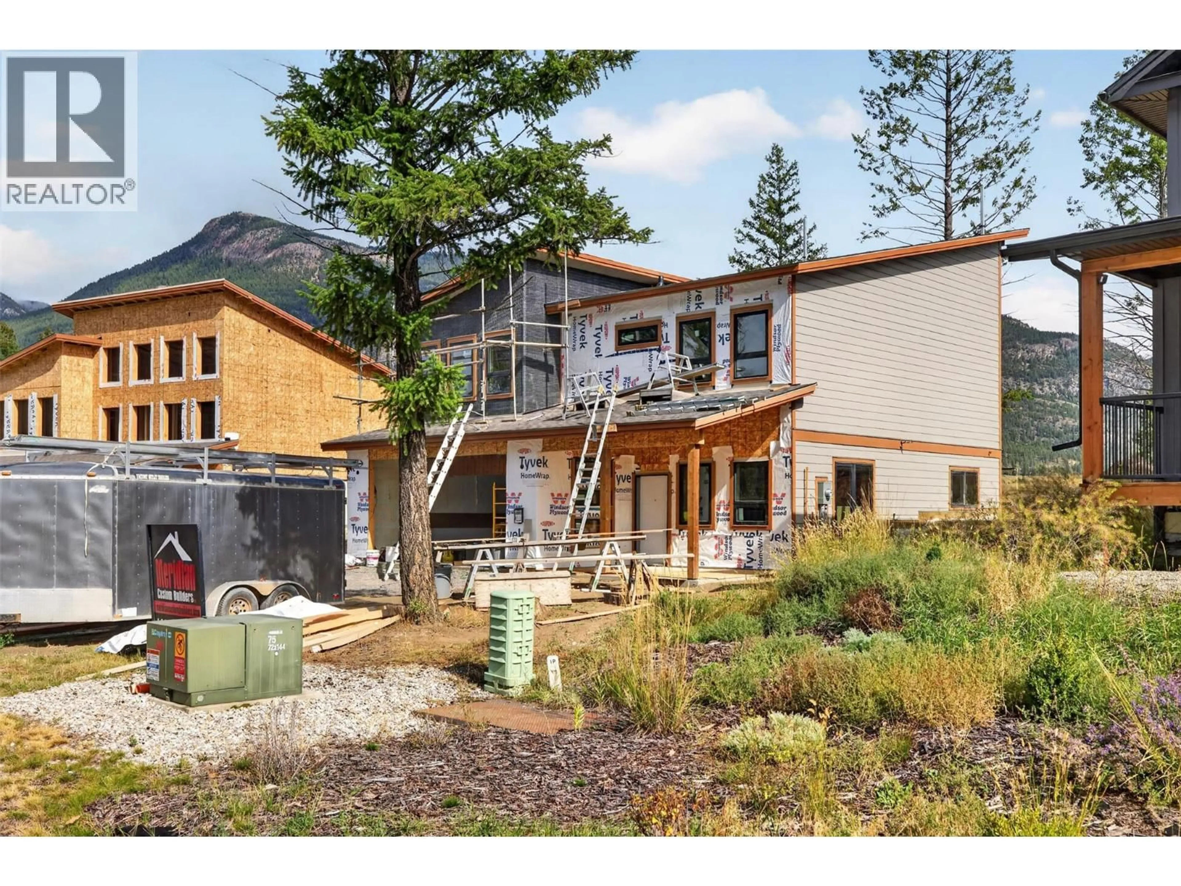 Home with vinyl exterior material, building for 1210 SWANSEA CRESCENT, Windermere British Columbia V0B1J0