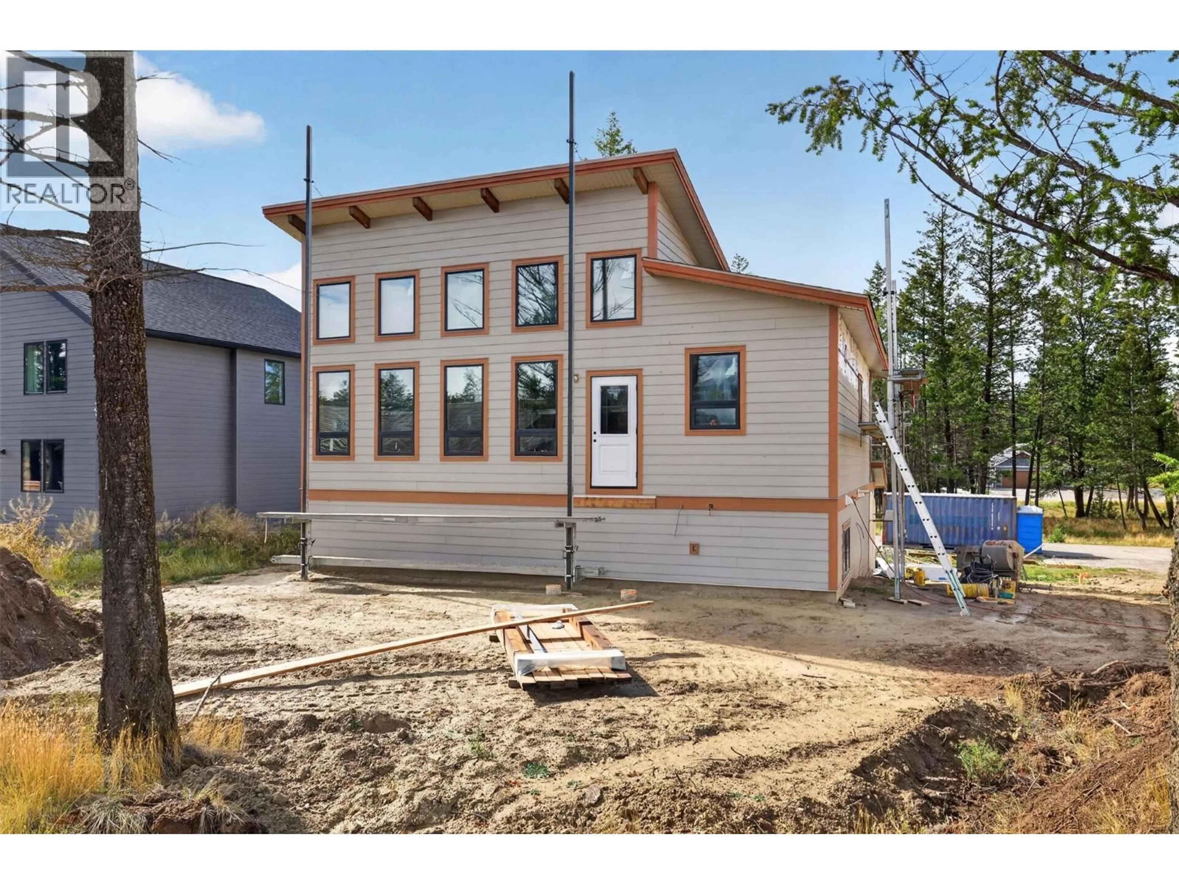 Home with vinyl exterior material, building for 1210 SWANSEA CRESCENT, Windermere British Columbia V0B1J0