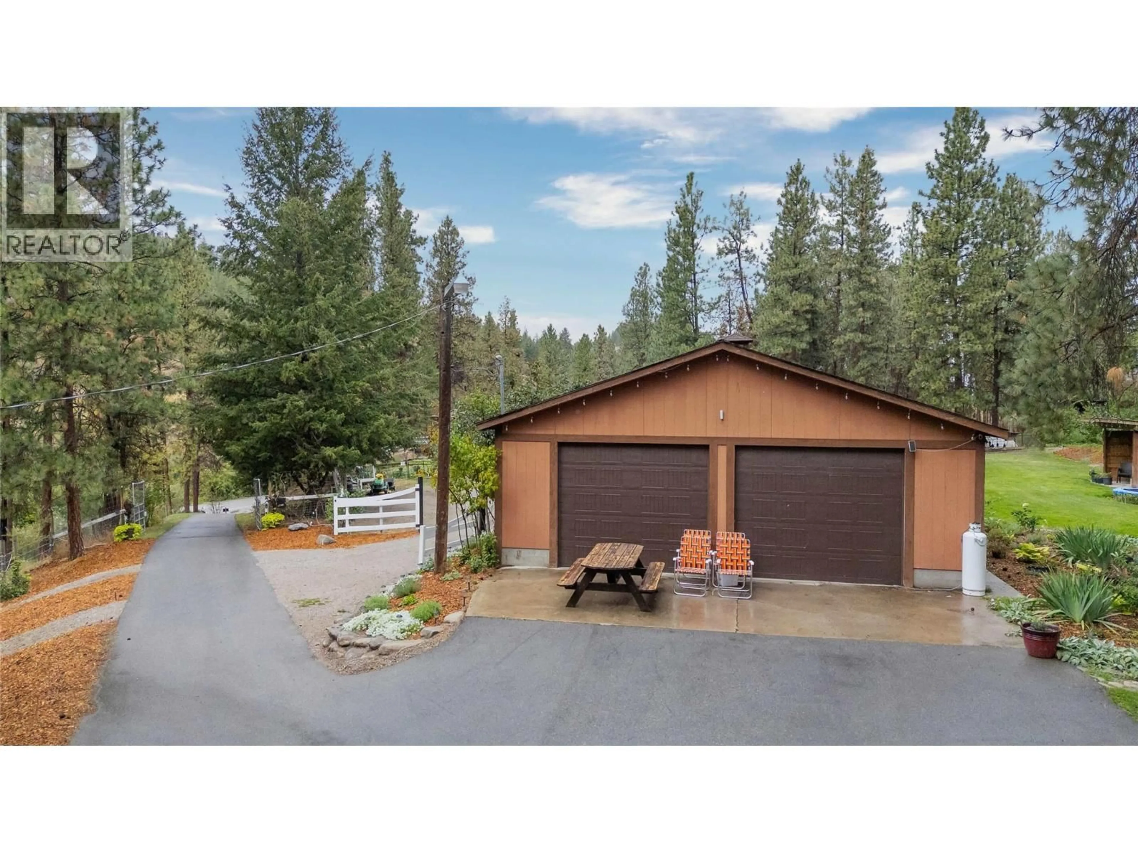 Indoor garage for 6407 SIMPSON ROAD, Summerland British Columbia V0H1Z2