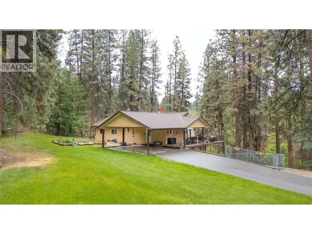 6407 SIMPSON ROAD, Summerland 4
