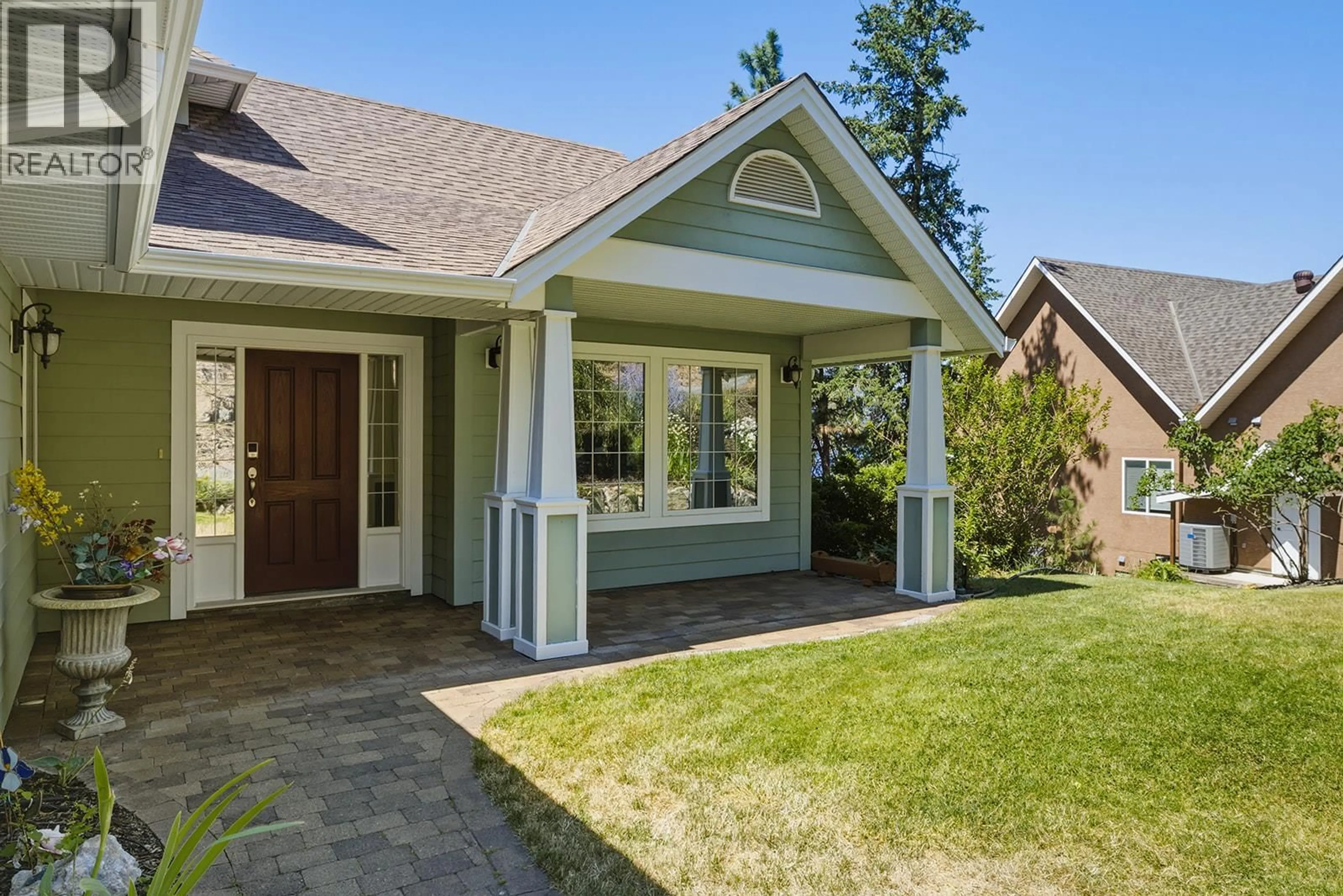 Home with vinyl exterior material, street for 2620 ARTHUR ROAD, Kelowna British Columbia V1V2B7