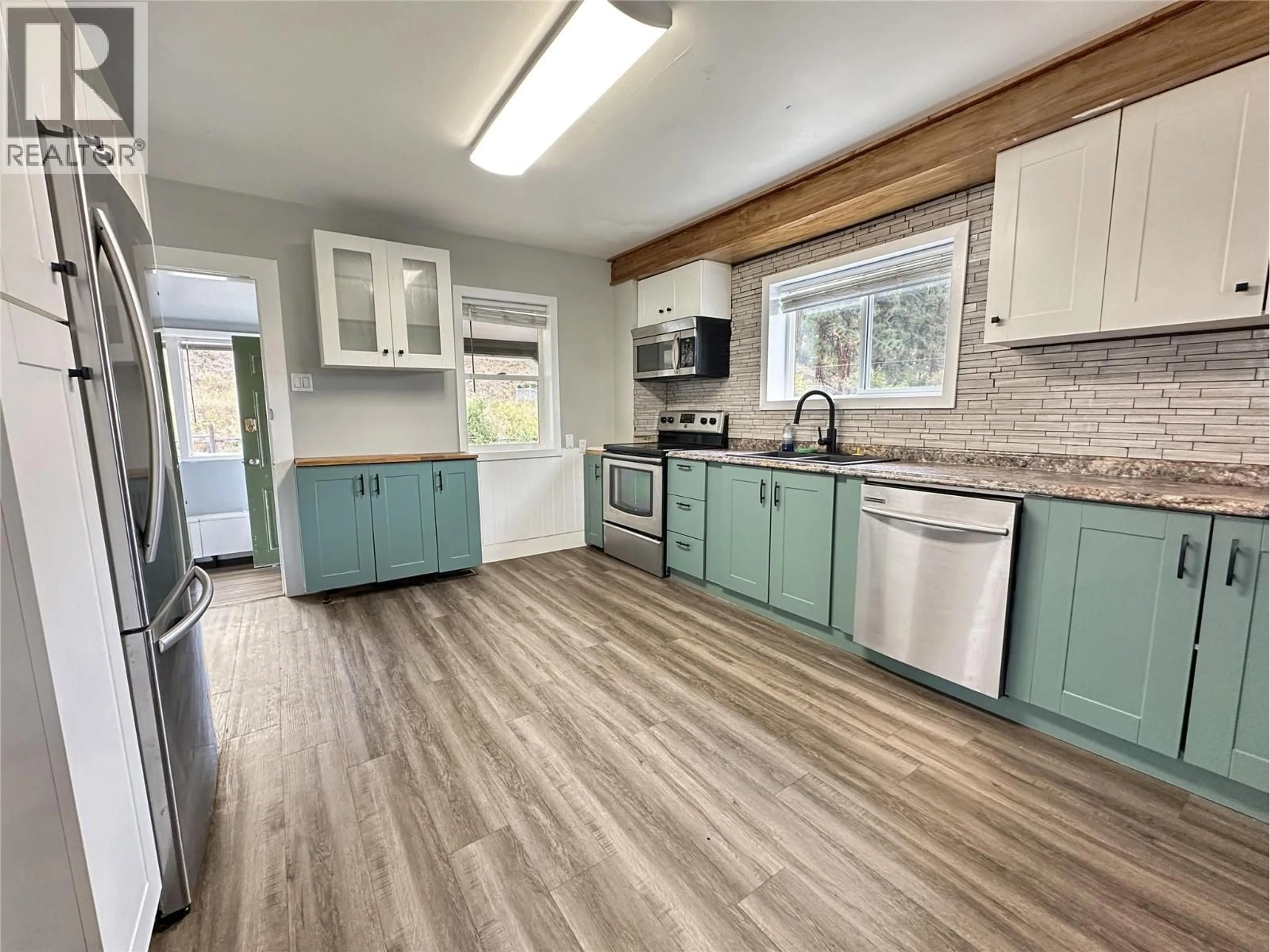 Open concept kitchen, unknown for 569 AUBURN CRESCENT, Princeton British Columbia V0X1W0