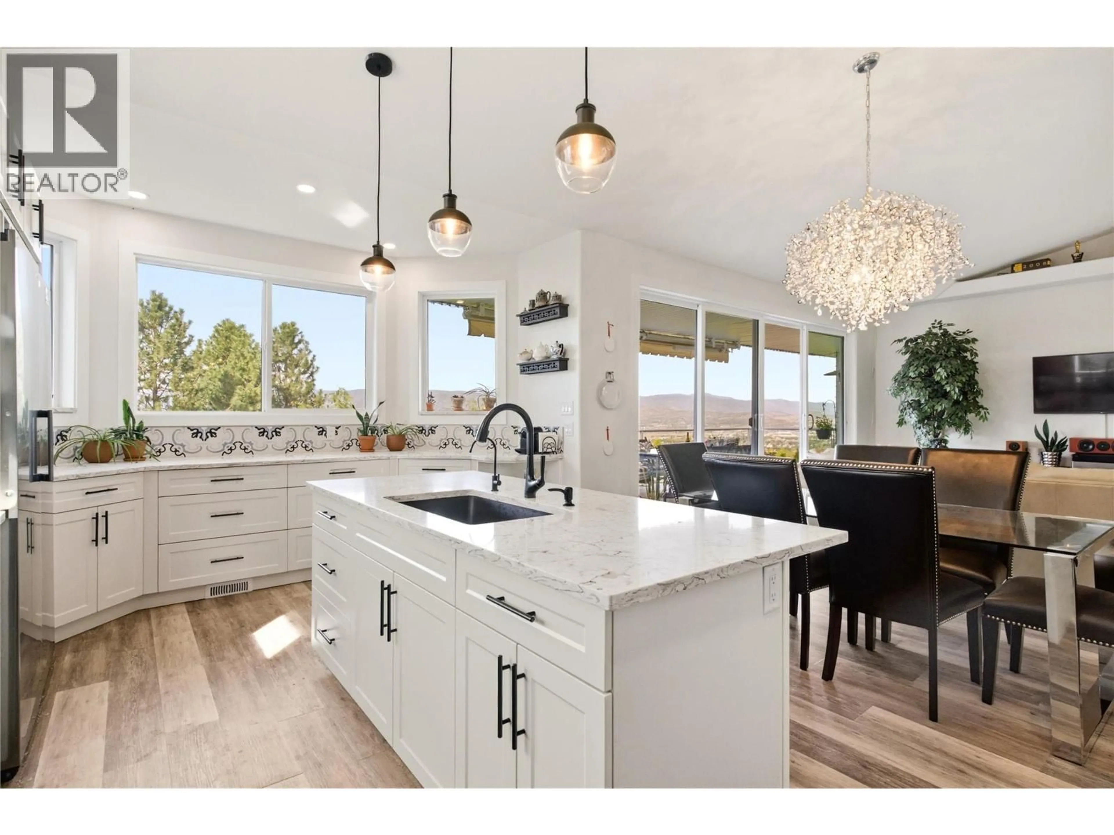 Open concept kitchen, unknown for 724 LONE PINE DRIVE, Kelowna British Columbia V1P1A1