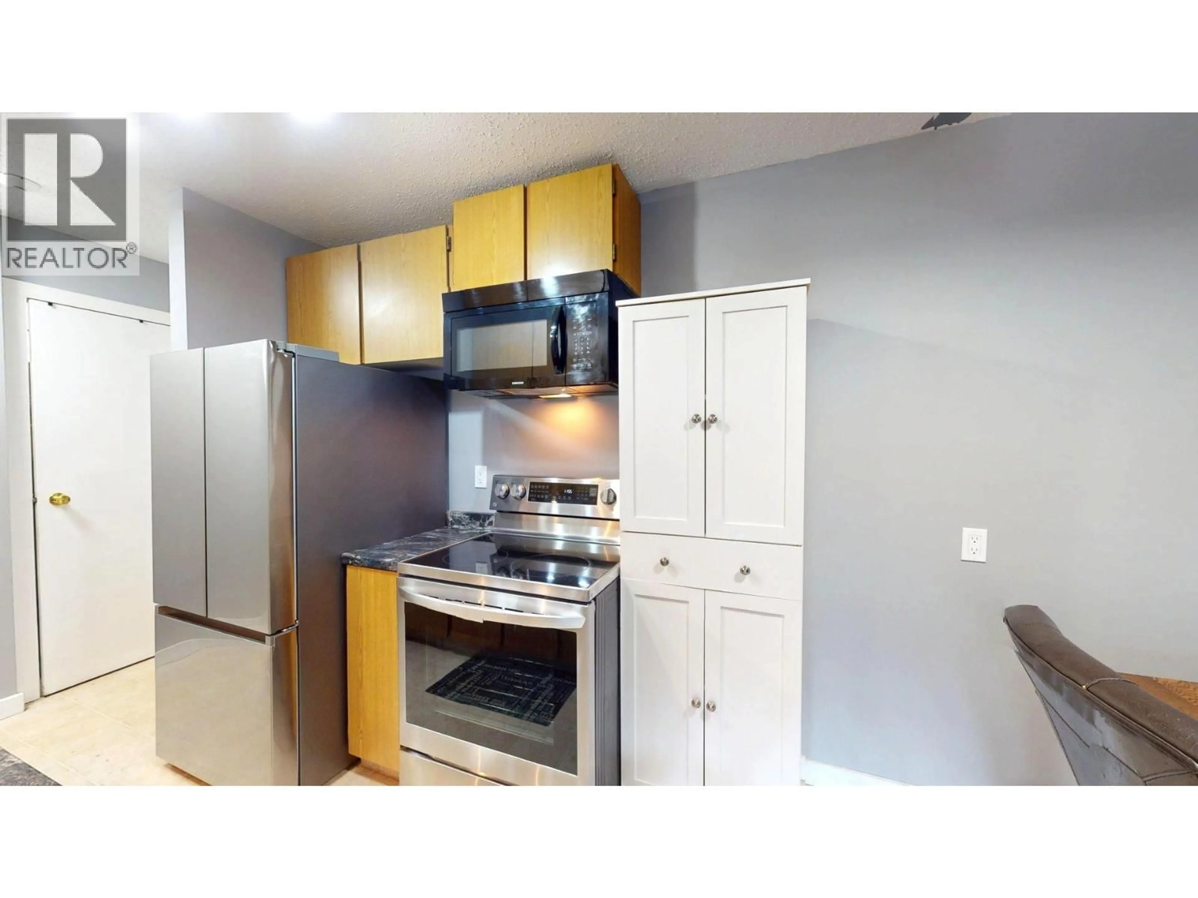 Standard kitchen, unknown for 210 - 10 CARIBOO DRIVE, Elkford British Columbia V0B1H0