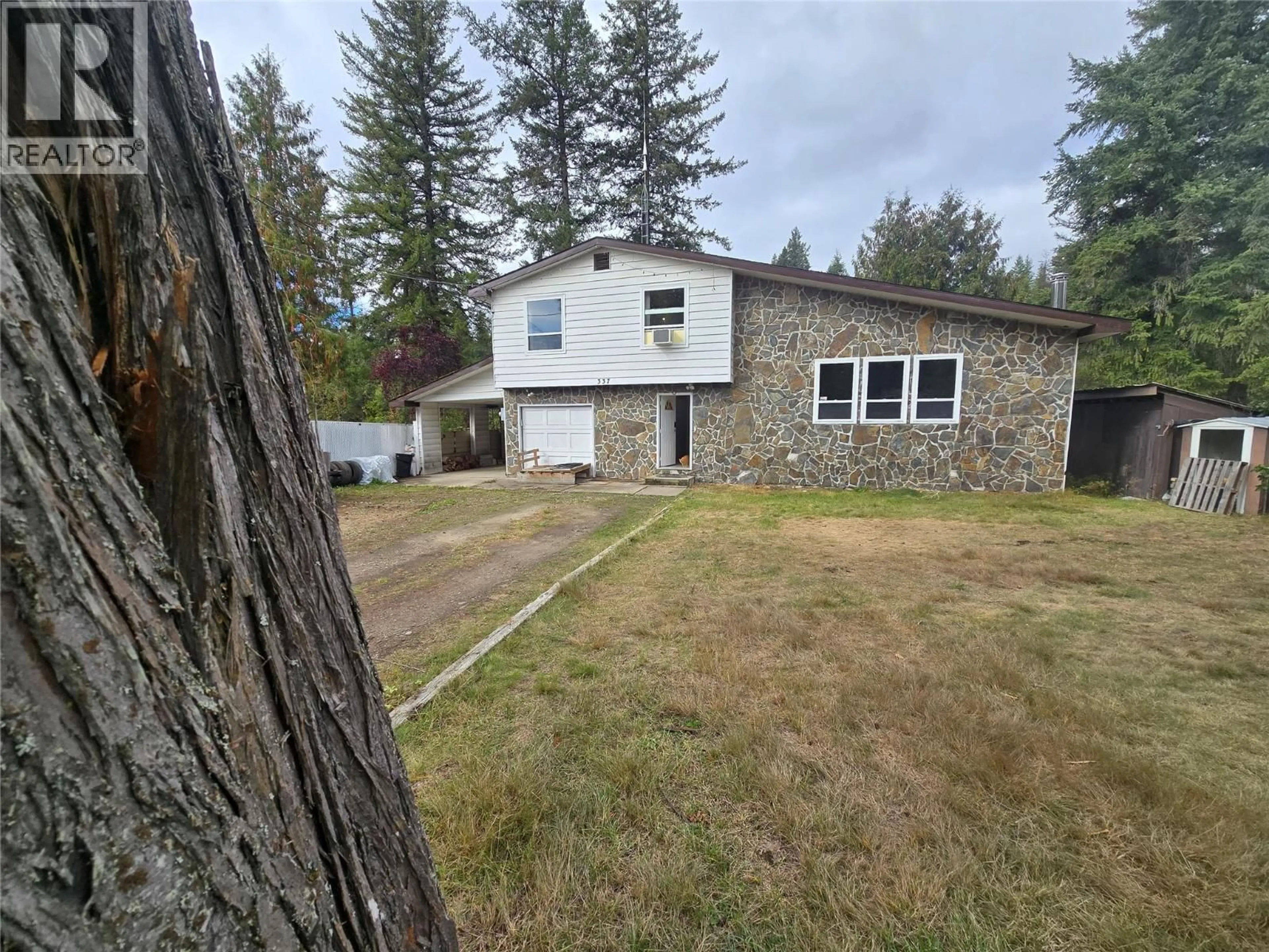 A pic from outside/outdoor area/front of a property/back of a property/a pic from drone, unknown for 337 RIVERVIEW CRESCENT, Clearwater British Columbia V0E1N2