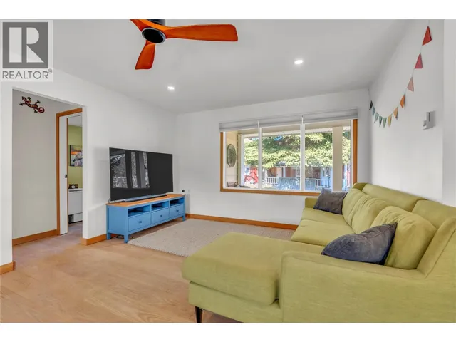 212 CARR CRESCENT, Oliver 5