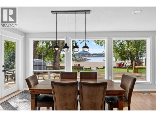 998 MANHATTAN DRIVE, Kelowna 2