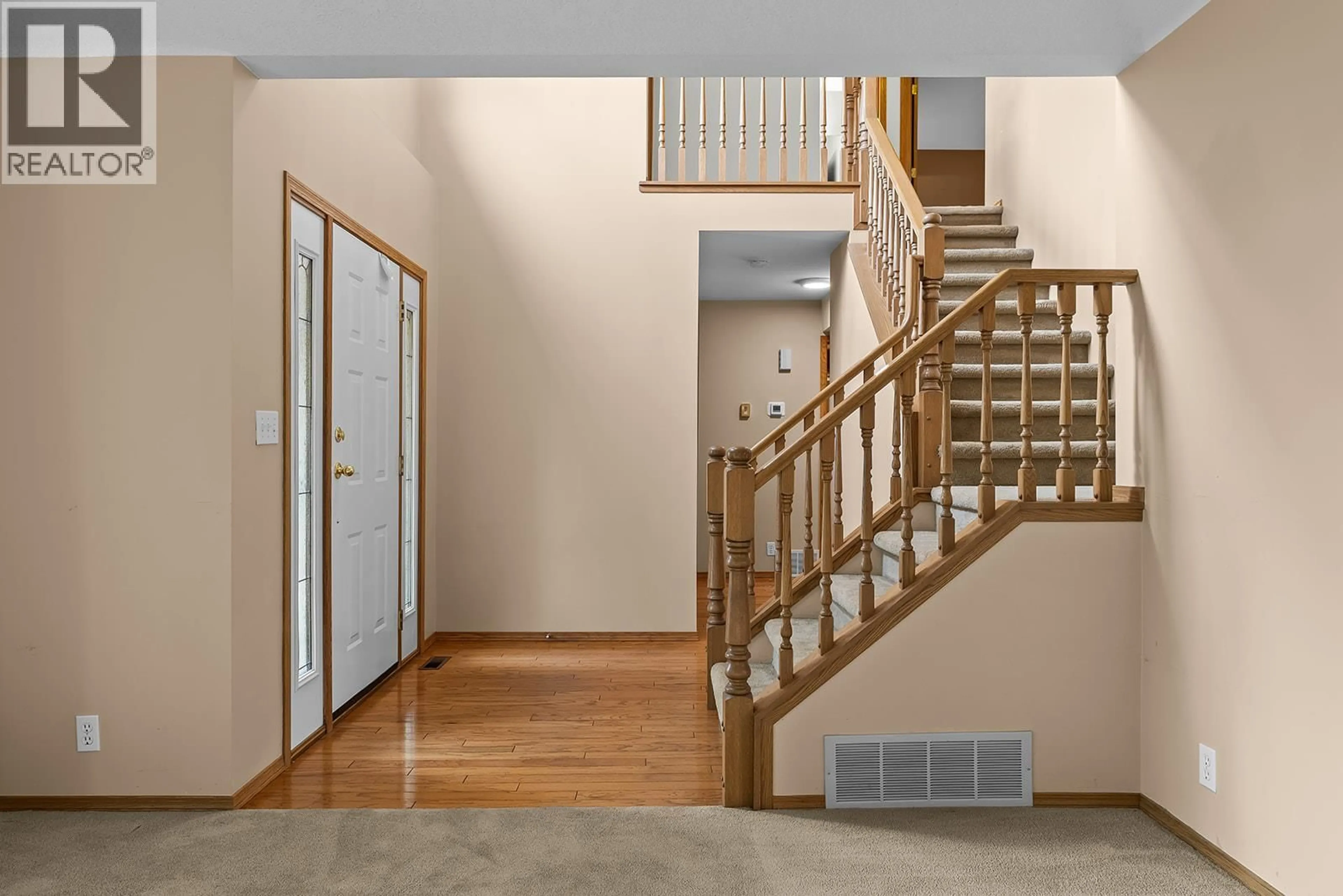 Indoor foyer for 4321 CRYSTAL DRIVE, Vernon British Columbia V1T8V4