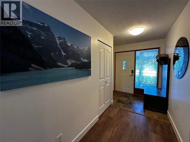 1301 GROSVENOR PLACE, Castlegar 3