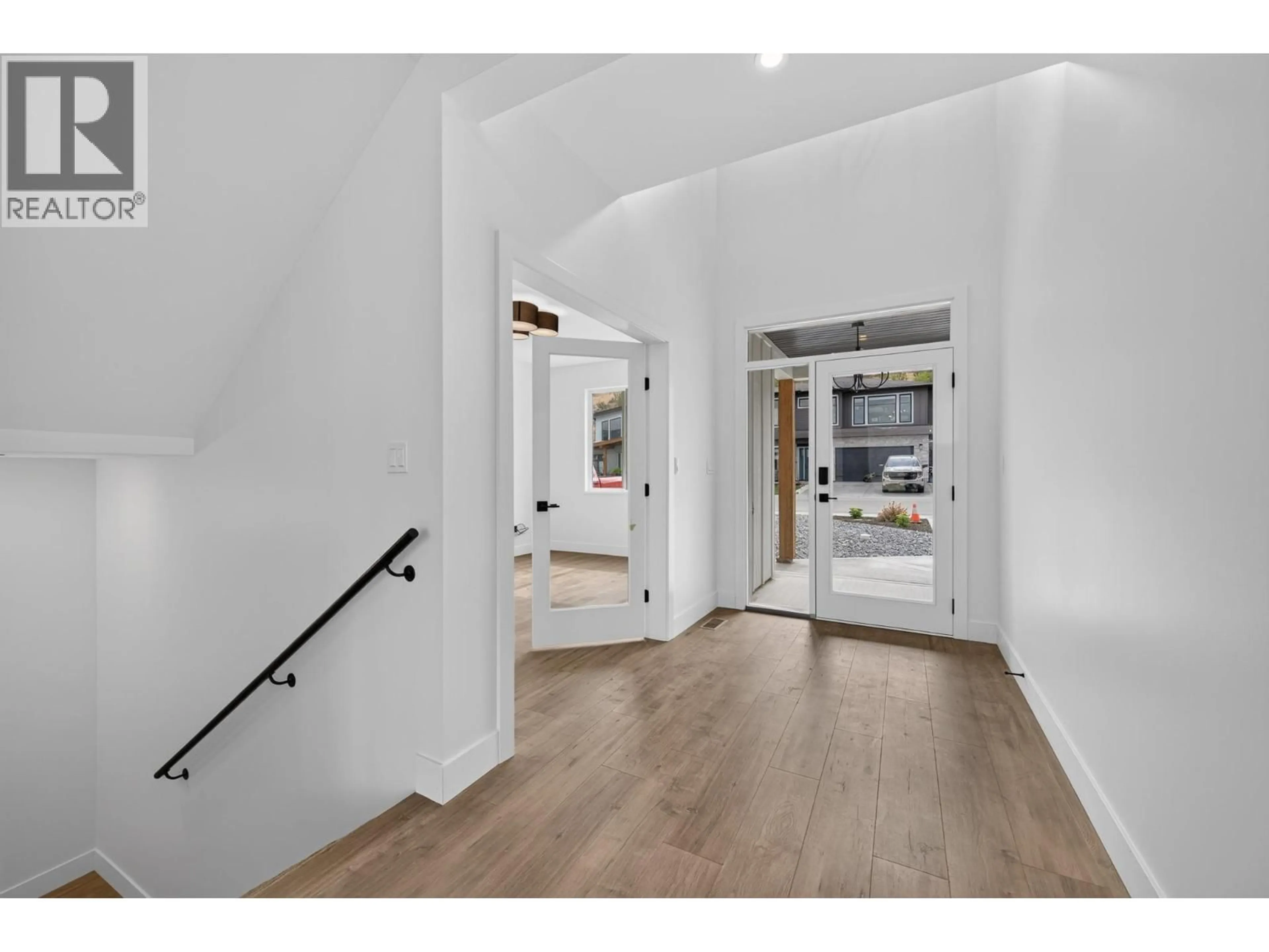 Indoor entryway for 2170 GALORE CRESCENT, Kamloops British Columbia V2E0E4