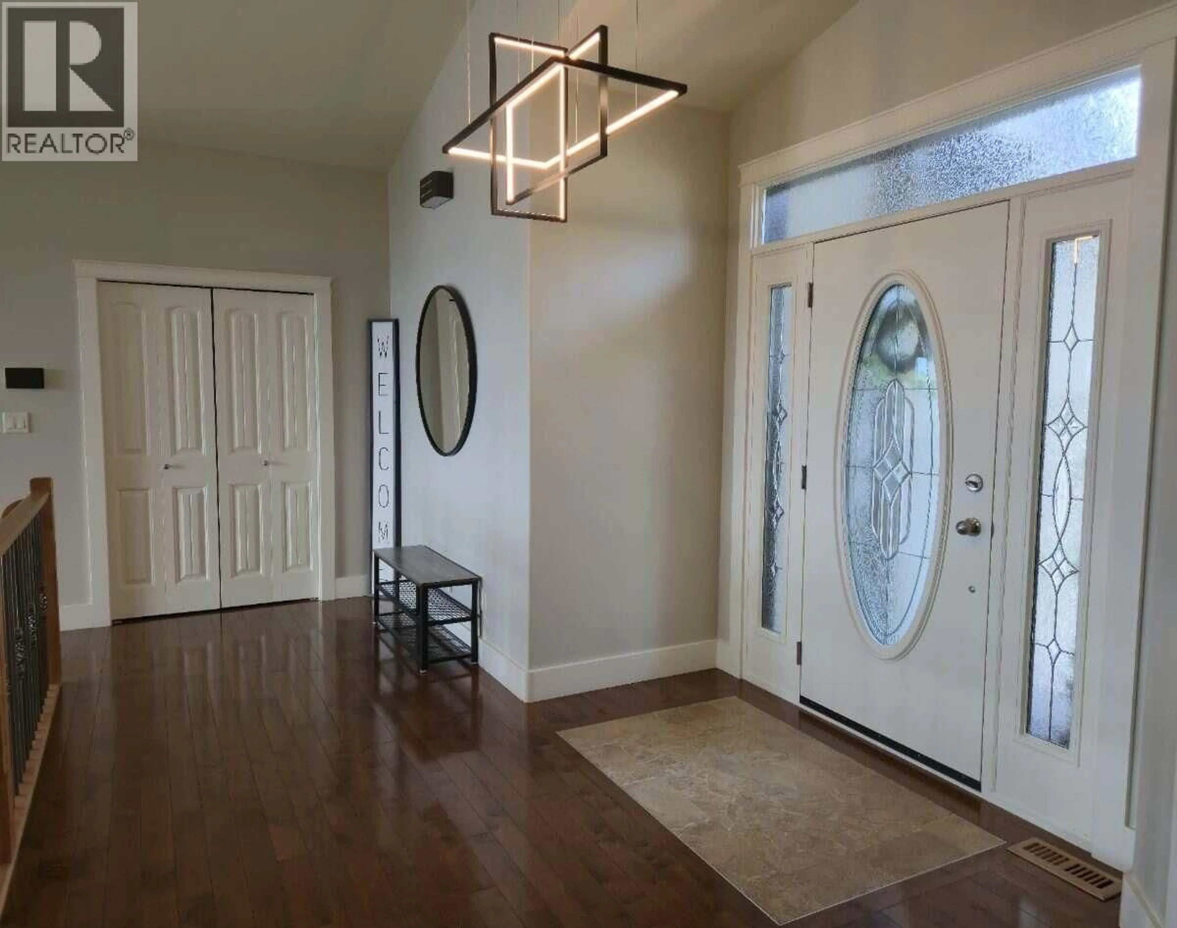 Indoor entryway for 7958 MCCALLUM VIEW DRIVE, Grand Forks British Columbia V0H1H2