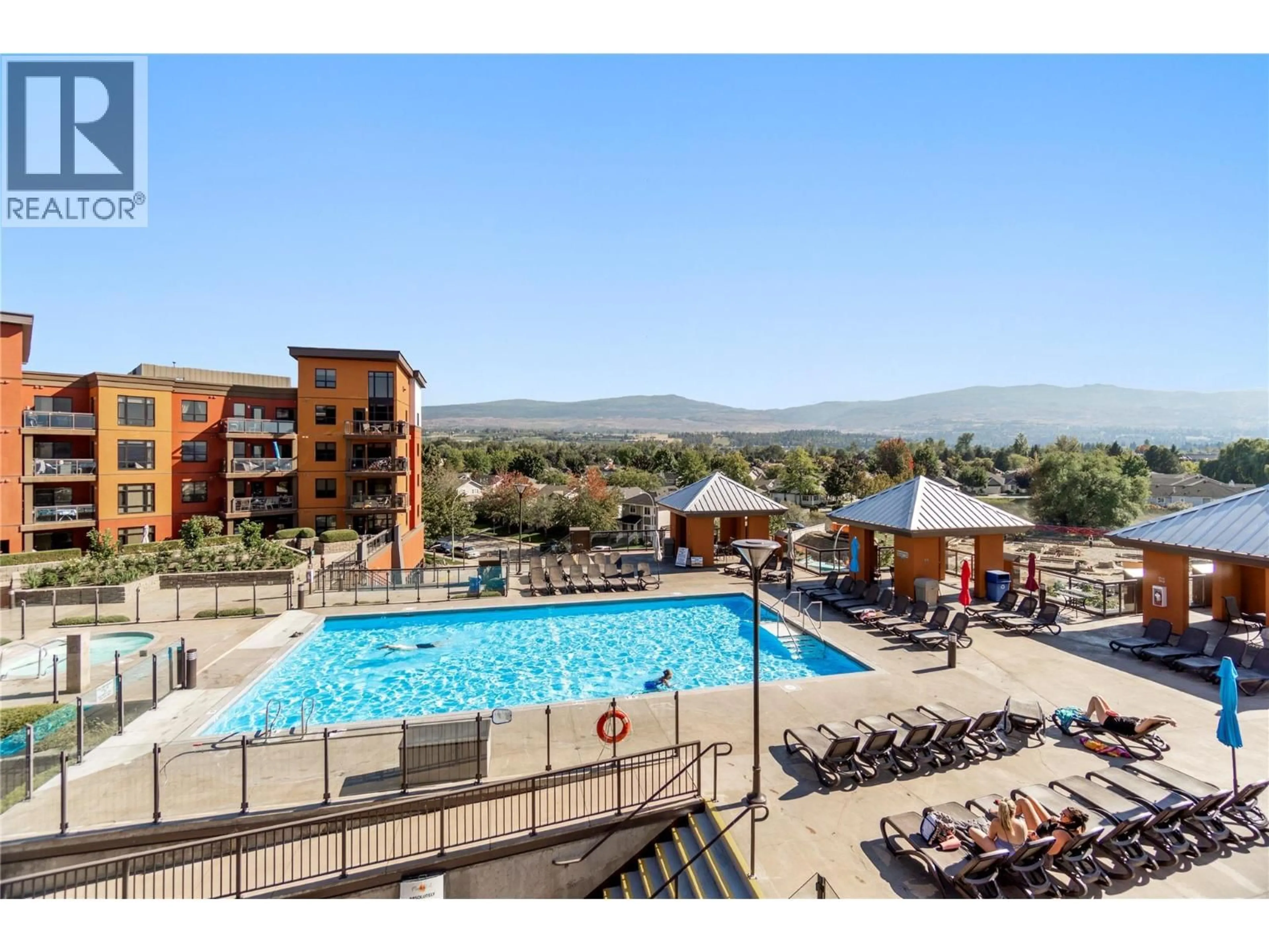 Pool for 501 - 654 COOK ROAD, Kelowna British Columbia V1W3G7