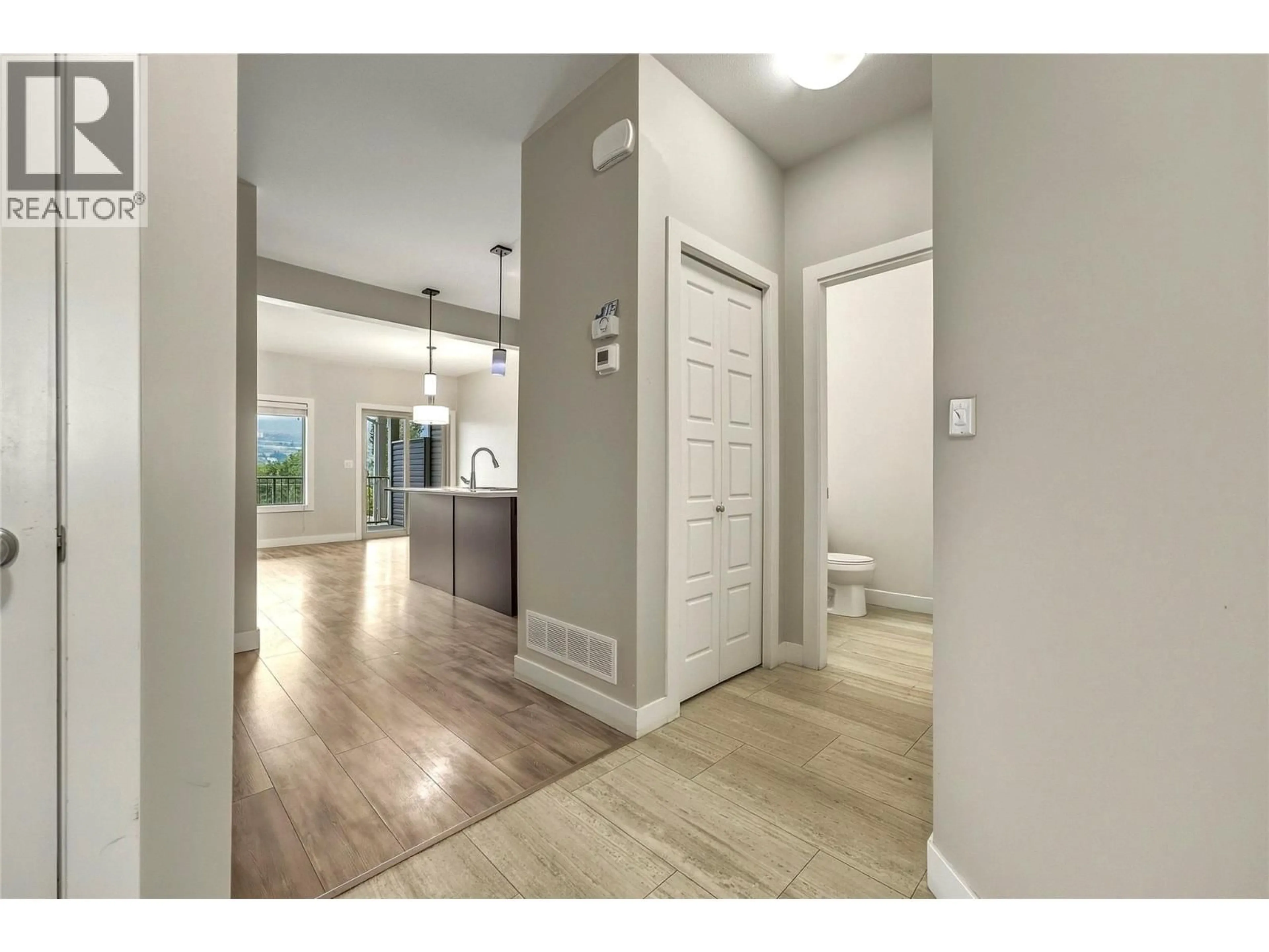 Indoor entryway for 13 - 4600 OKANAGAN AVENUE, Vernon British Columbia V1T0A8