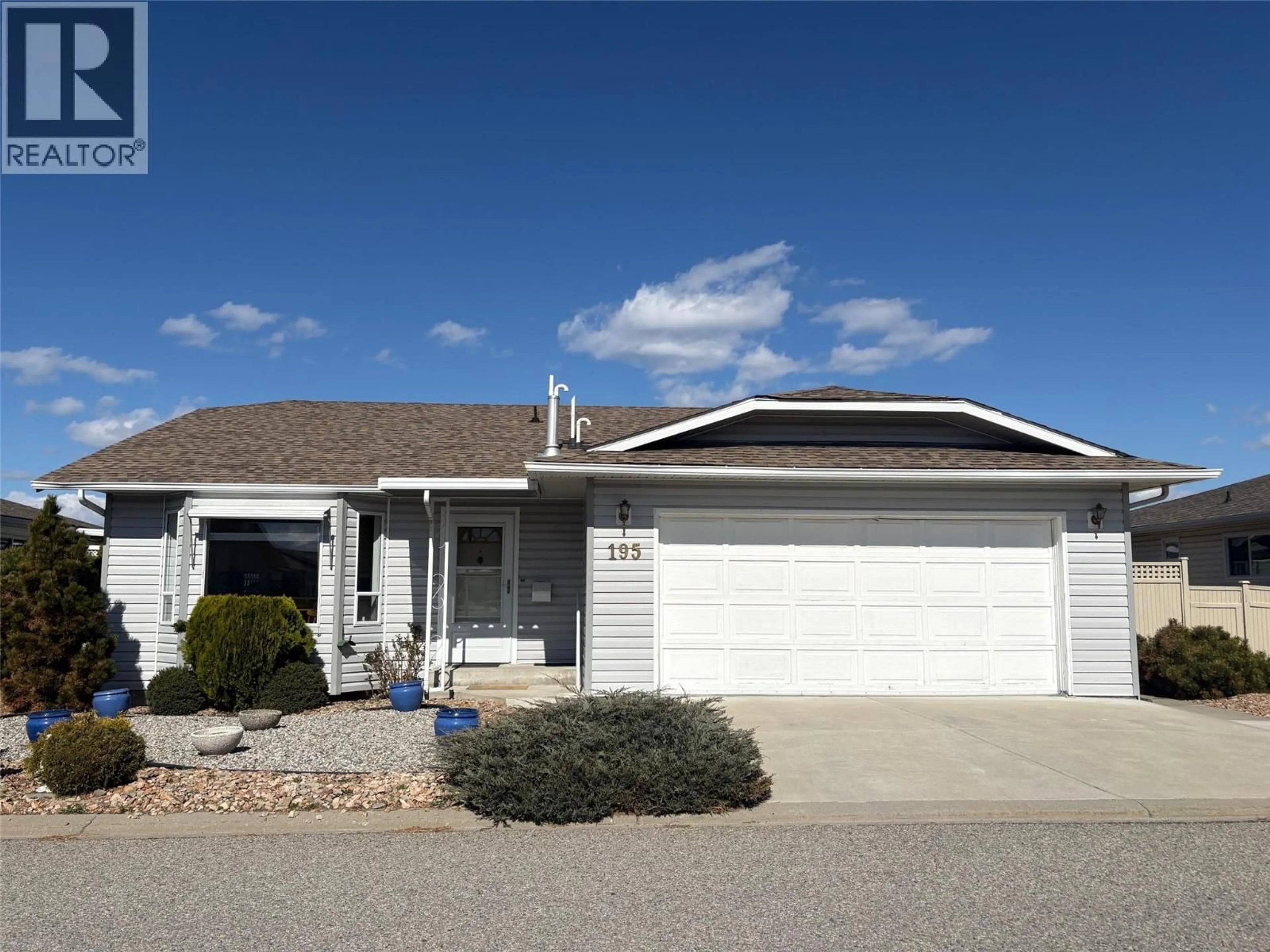 Home with vinyl exterior material, street for 195 - 3400 WILSON STREET, Penticton British Columbia V2A8J1