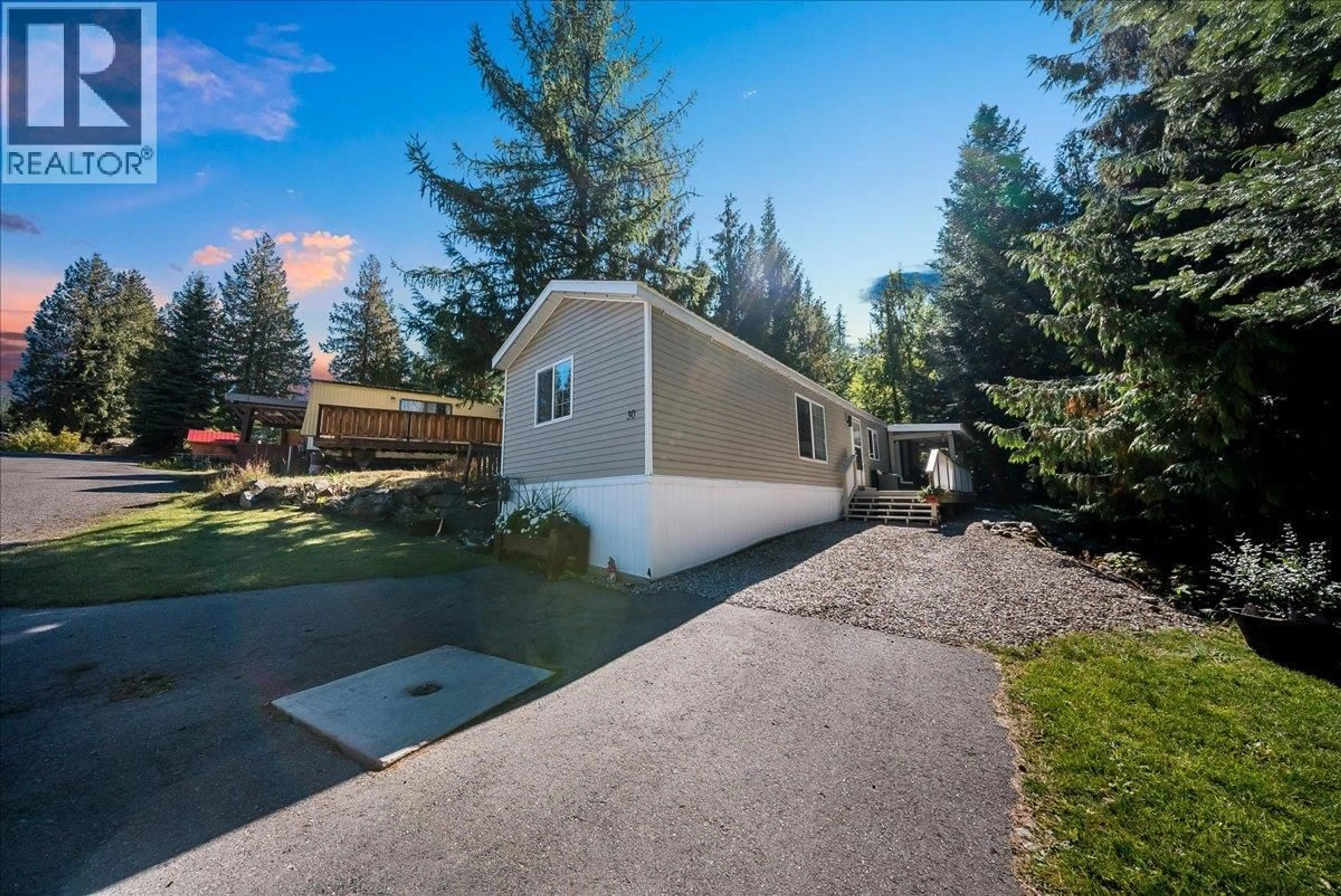 Unknown for 30 - 891 MONTE VISTA DRIVE, Rossland British Columbia V0G1Y0