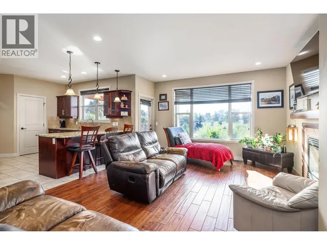 1377 GLENVIEW AVENUE, Kelowna 3