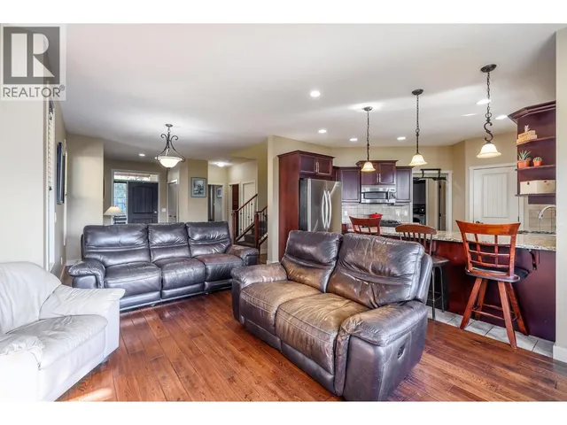 1377 GLENVIEW AVENUE, Kelowna 5