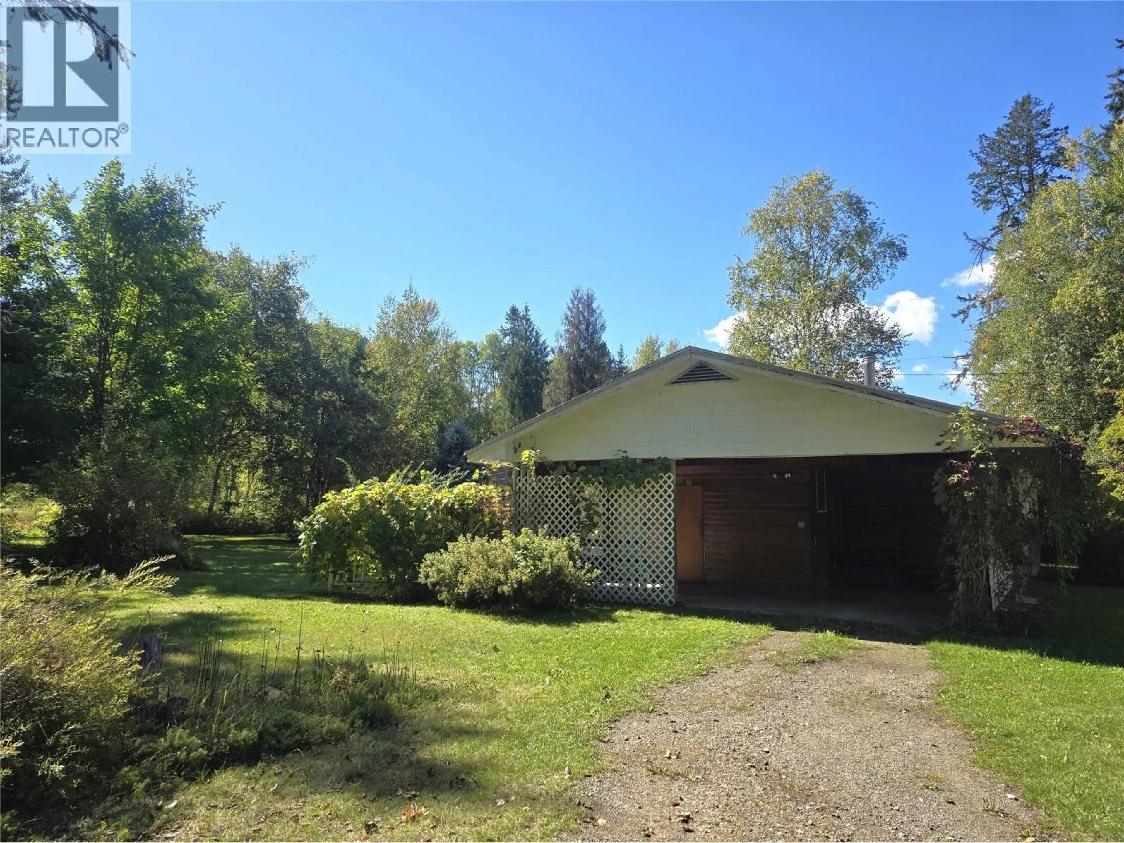 A pic from outside/outdoor area/front of a property/back of a property/a pic from drone, unknown for 432 WEBBER ROAD, Clearwater British Columbia V0E1N2