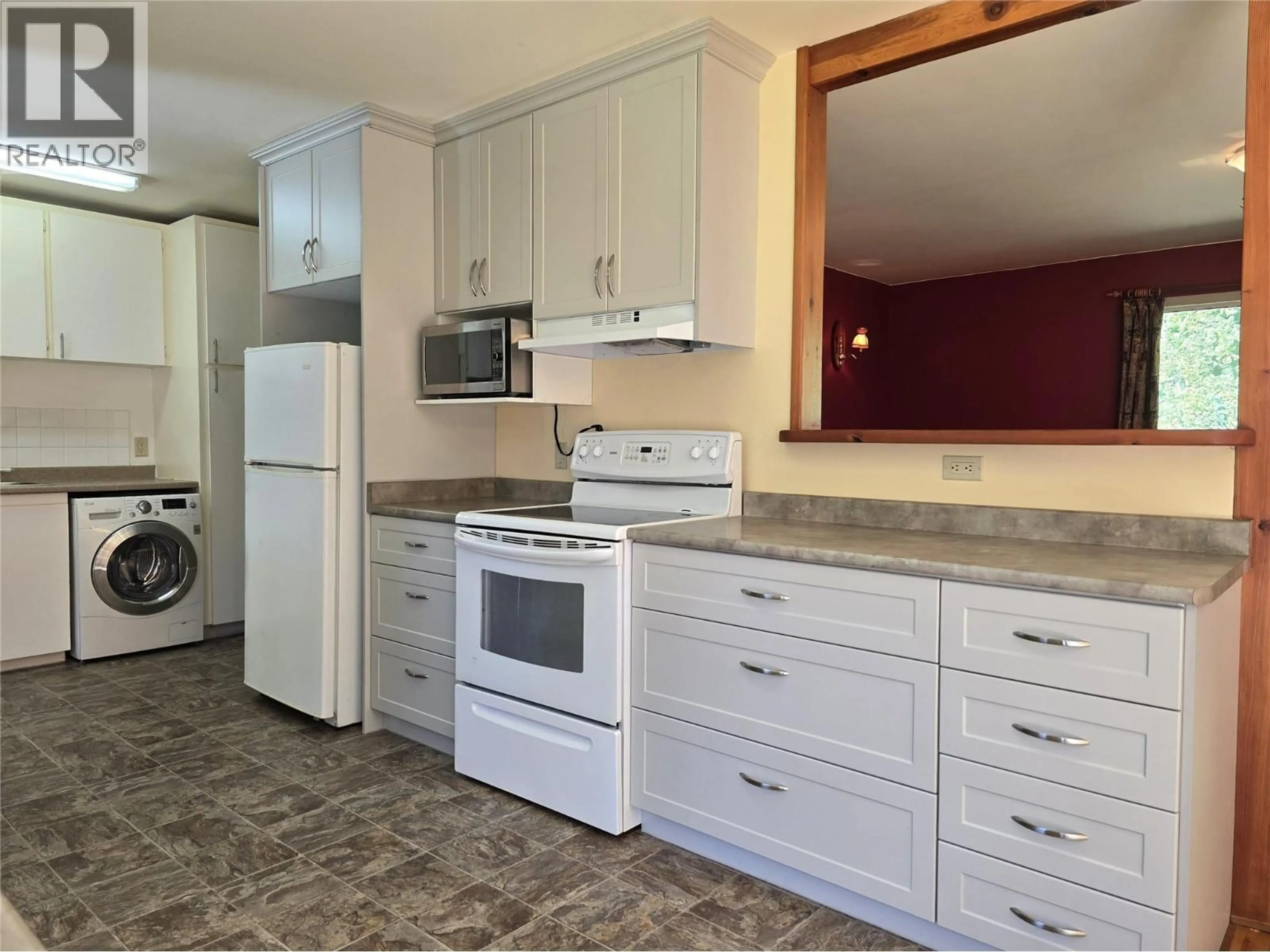 Standard kitchen, unknown for 432 WEBBER ROAD, Clearwater British Columbia V0E1N2
