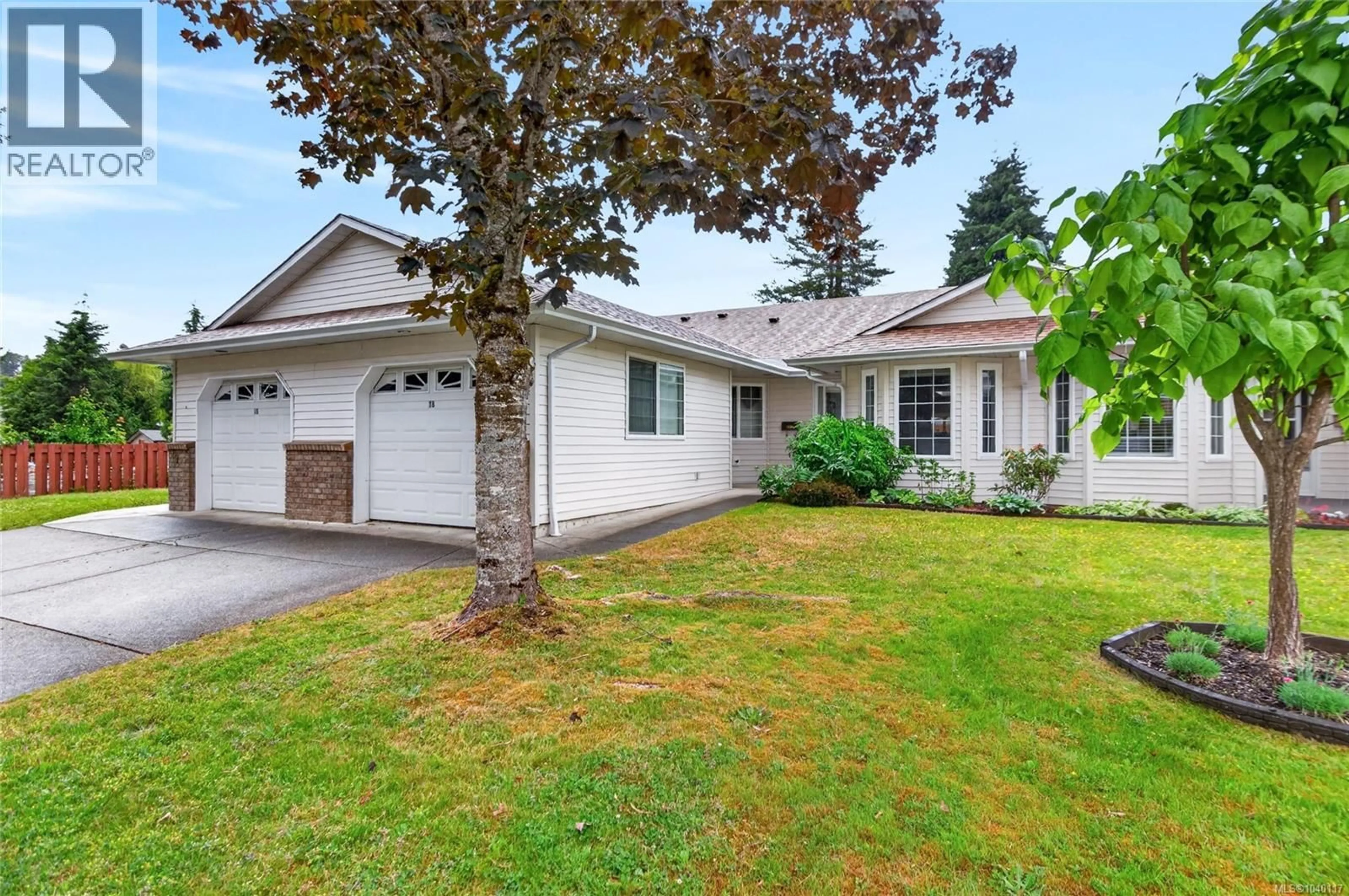 Home with vinyl exterior material, street for 18 - 1905 WILLEMAR AVENUE, Courtenay British Columbia V9N3M5