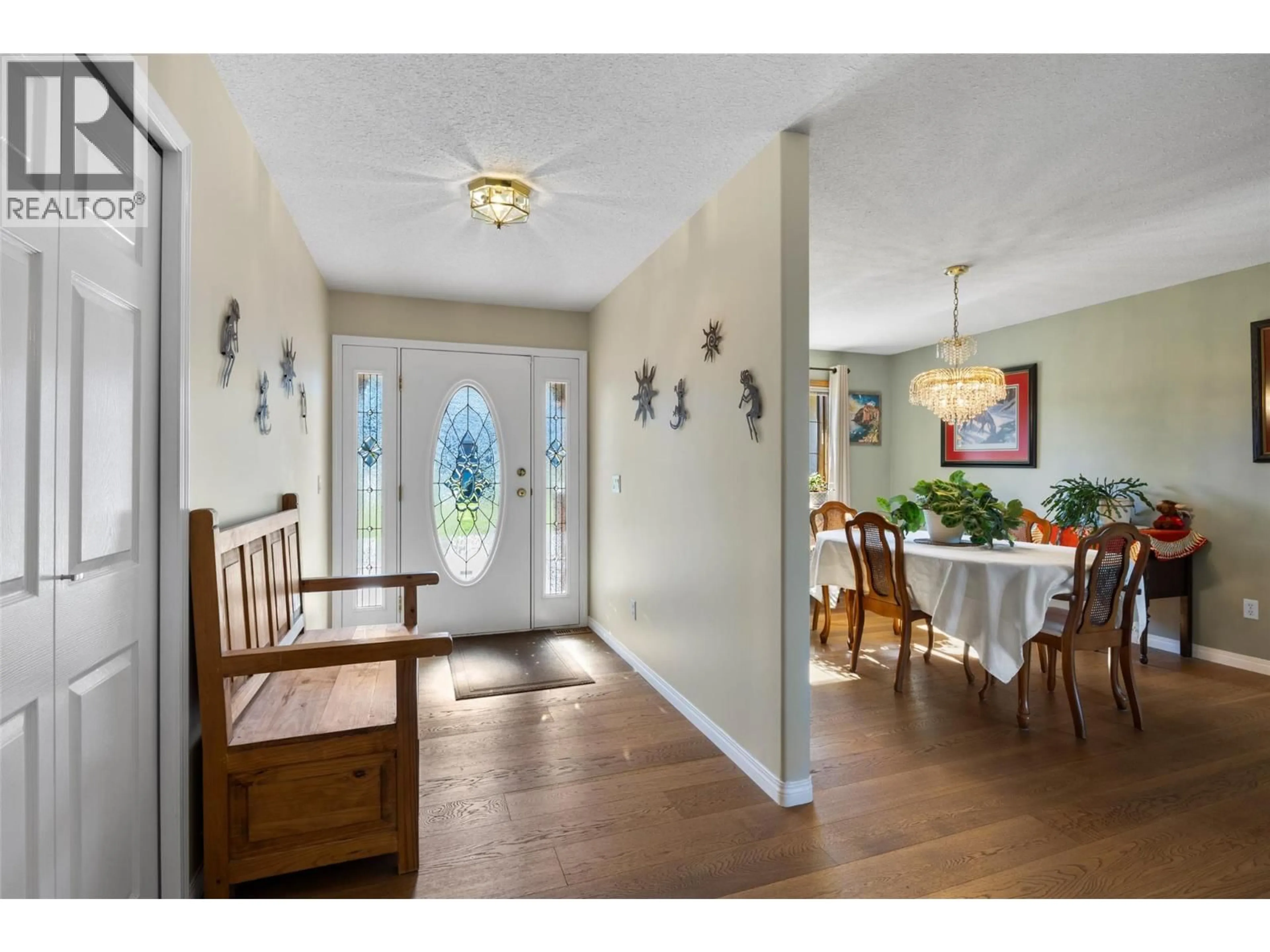 Indoor entryway for 199 COPPERTREE COURT, Kamloops British Columbia V2E2N4