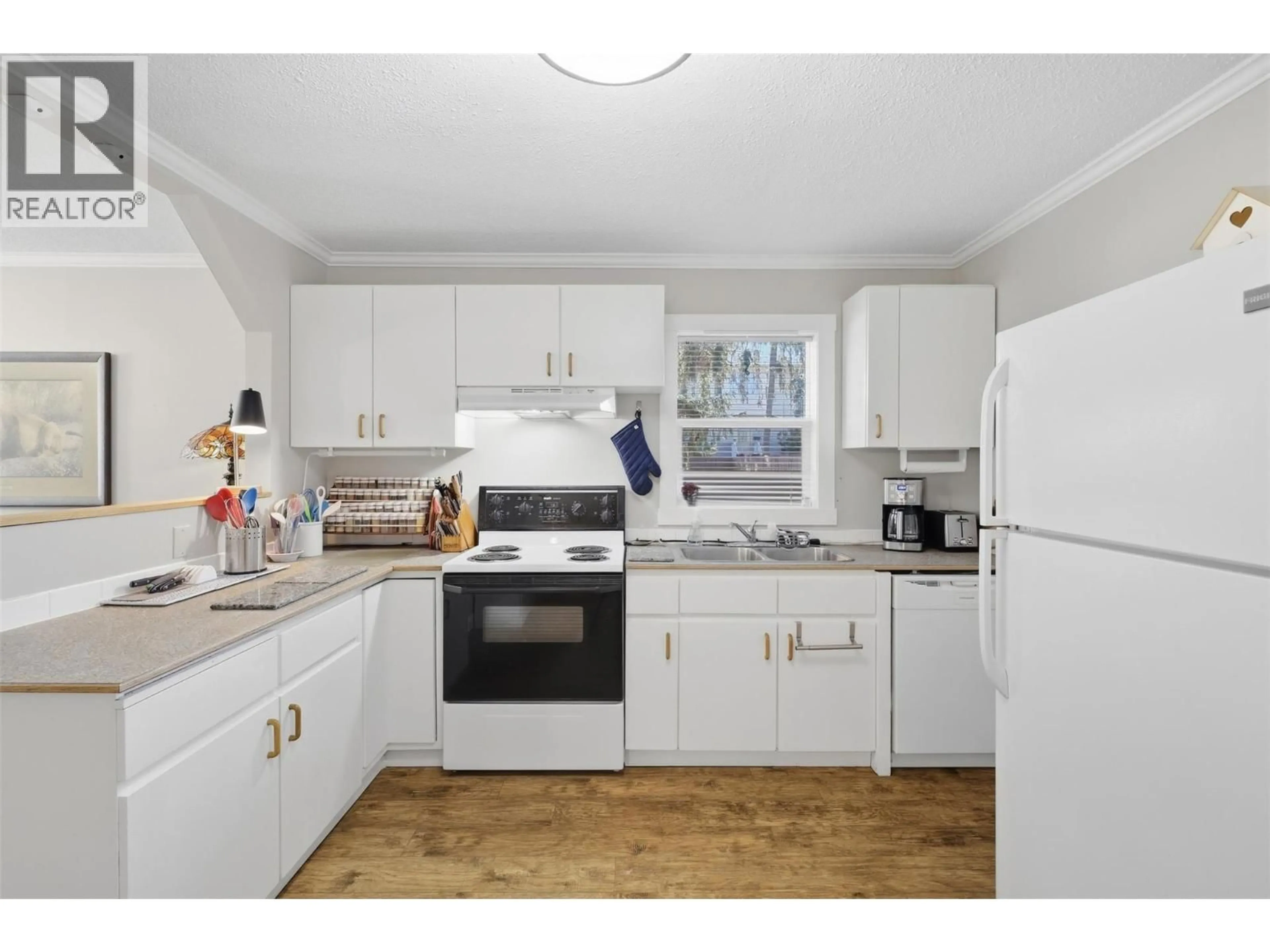 Standard kitchen, unknown for 160 PARK STREET, Kamloops British Columbia V2B4A5