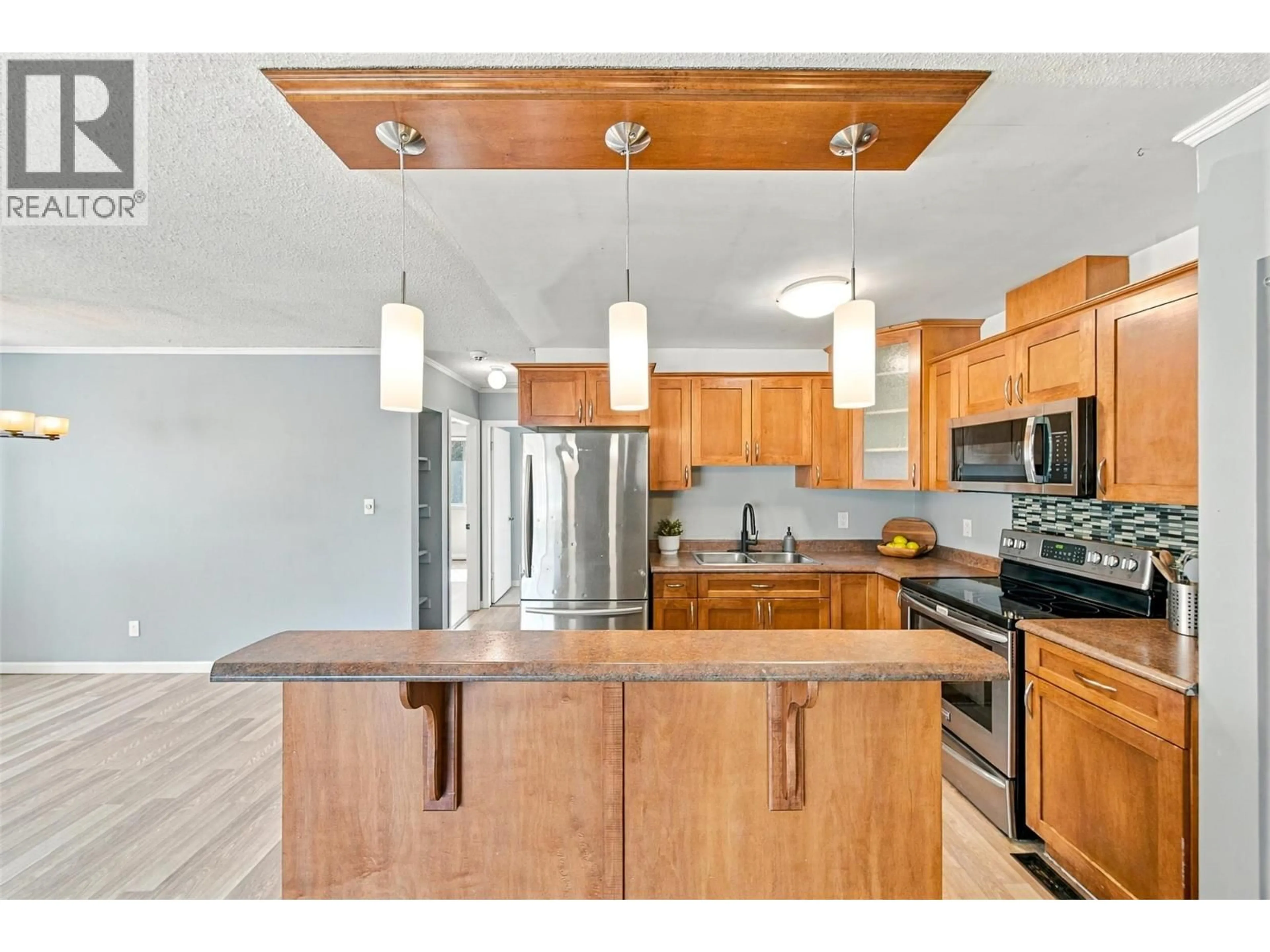 Open concept kitchen, unknown for 1621 SPARTAN PLACE, Kamloops British Columbia V2B7Z3