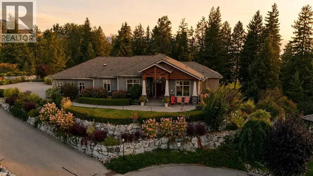 3420 CAMELBACK DRIVE, Kelowna 2