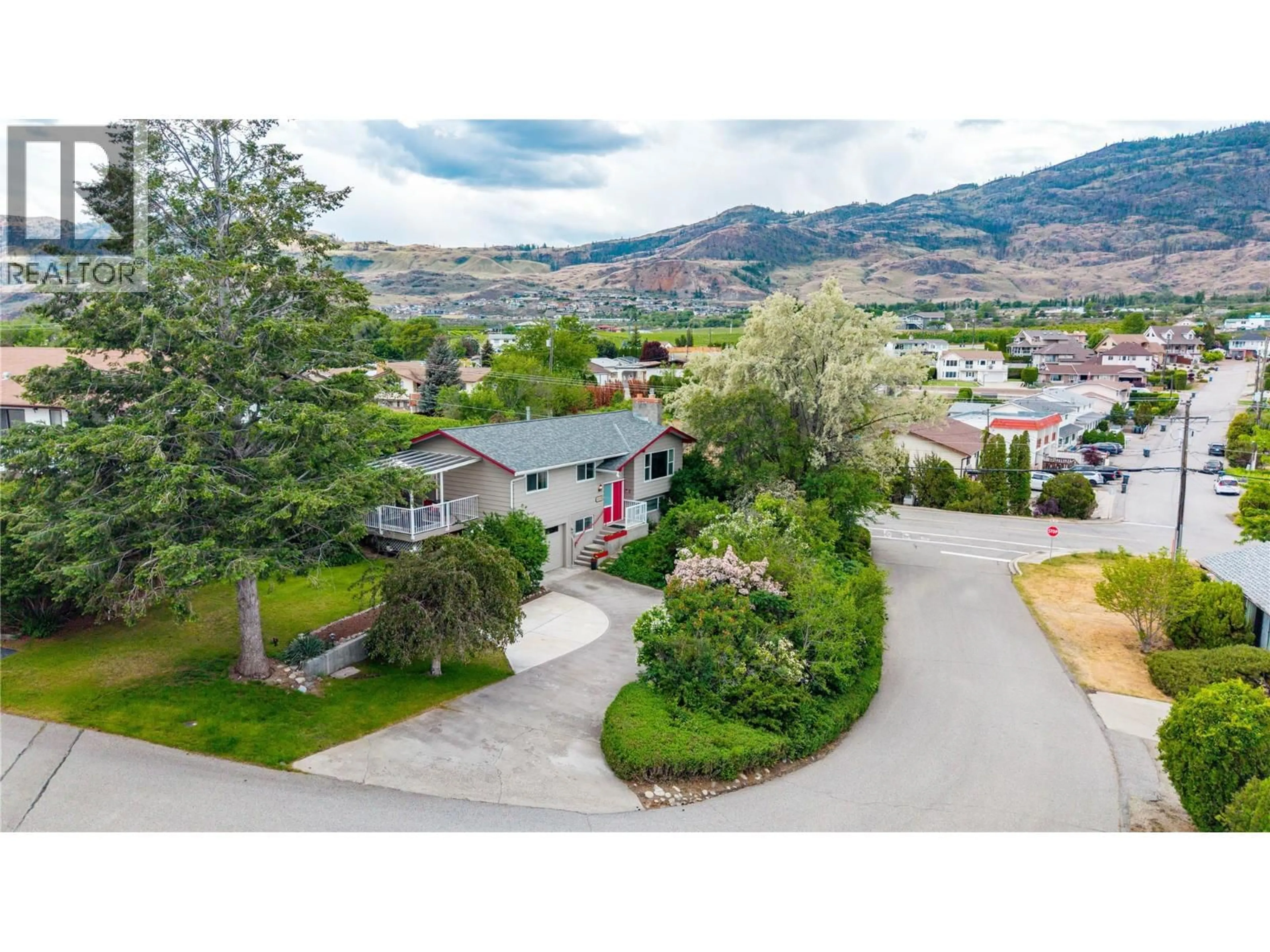 A pic from outside/outdoor area/front of a property/back of a property/a pic from drone, mountain view for 3 DOGWOOD PLACE, Osoyoos British Columbia V0H1V1
