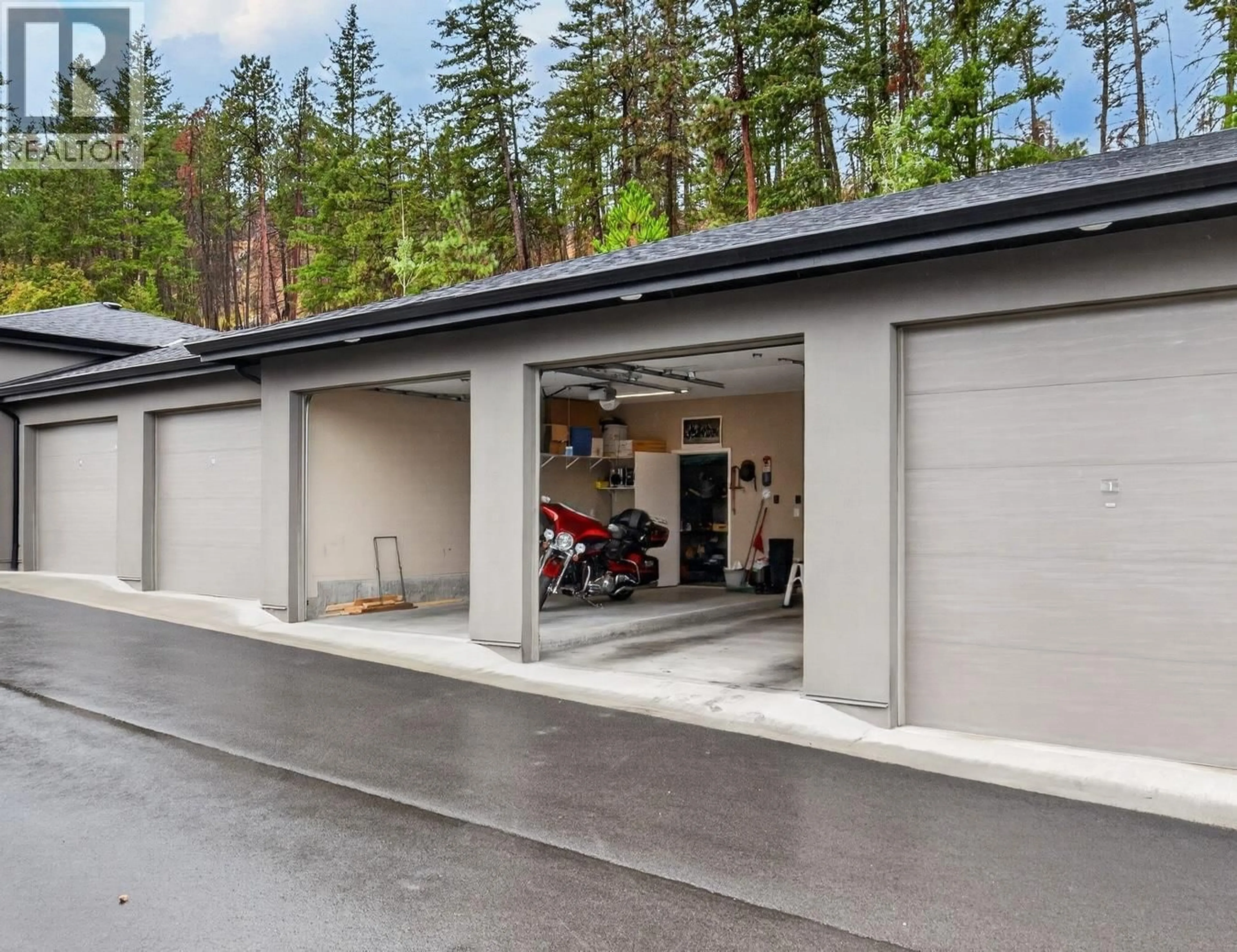 Indoor garage for 14 - 9700 SANTINA ROAD, Lake Country British Columbia V4V0B1
