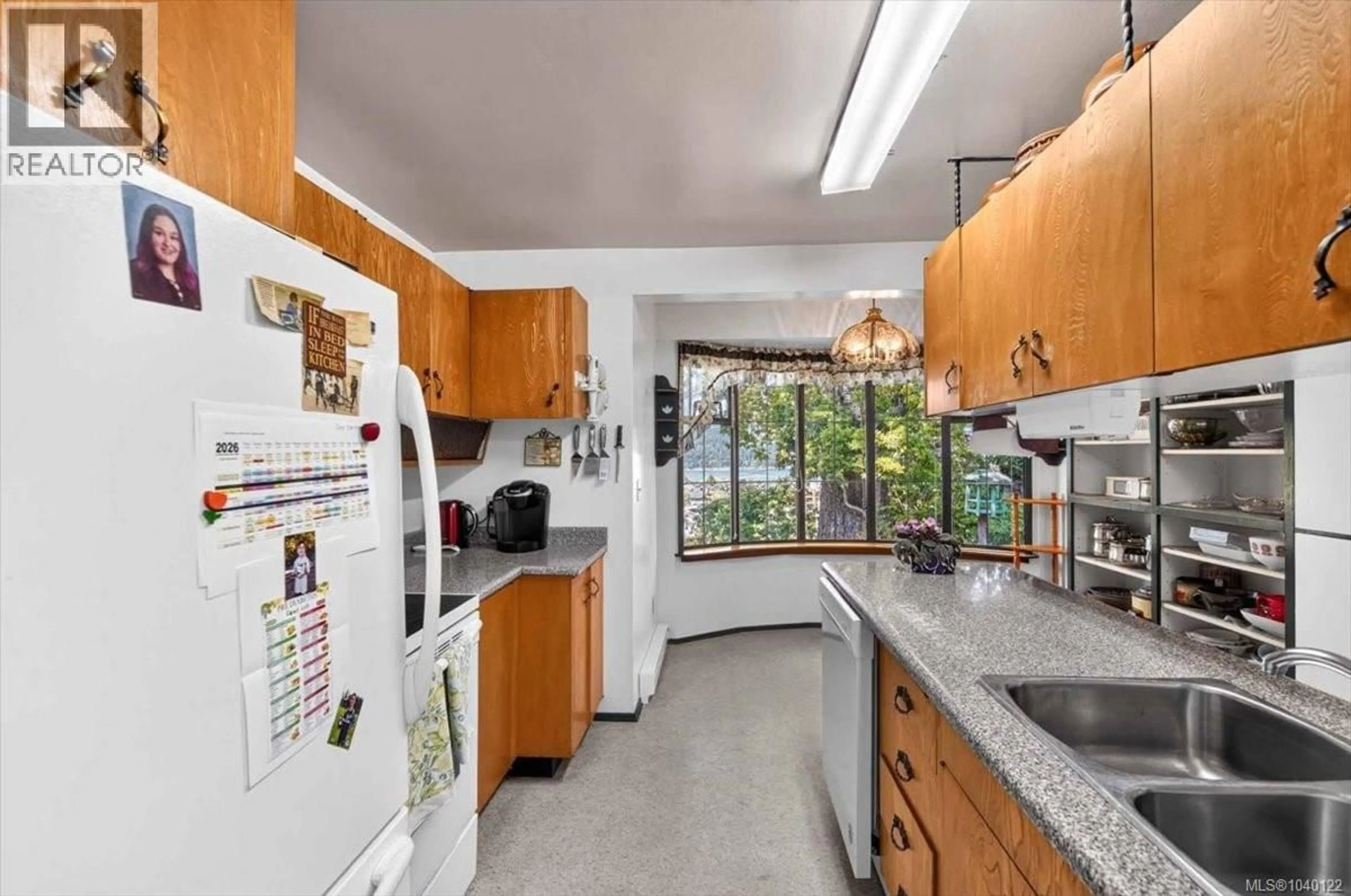 Standard kitchen, ceramic/tile floor for 2836 7TH AVENUE, Port Alberni British Columbia V9Y2J4