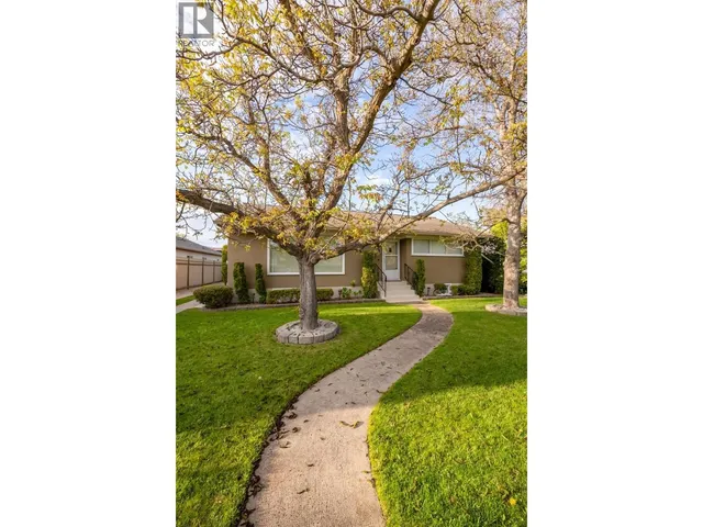 1040 LAURIER AVENUE, Kelowna 5