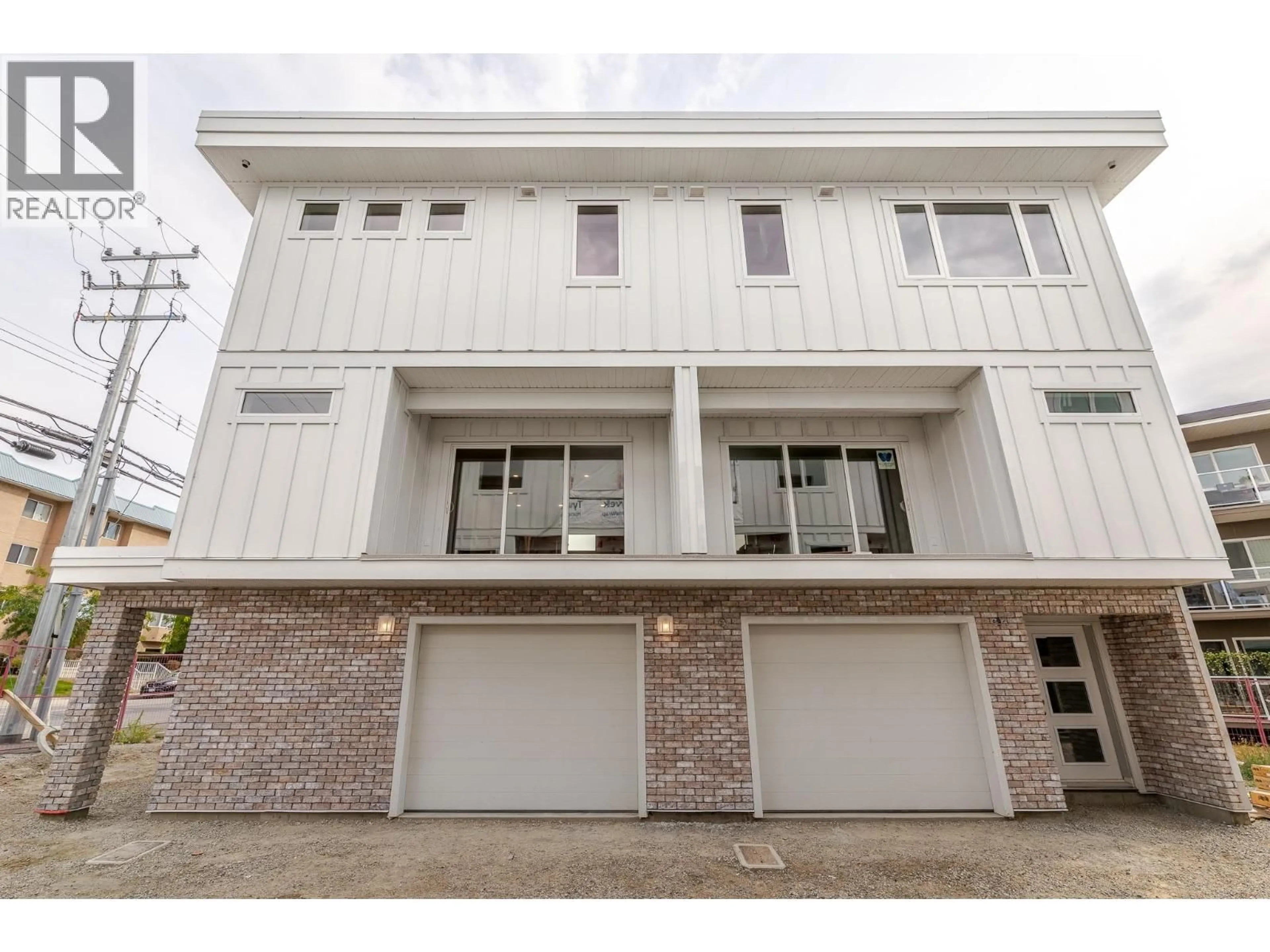 Home with vinyl exterior material, street for 101 - 783 WINNIPEG STREET, Penticton British Columbia V2A5N2