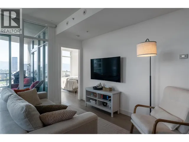 1305 - 1151 SUNSET DRIVE, Kelowna 3