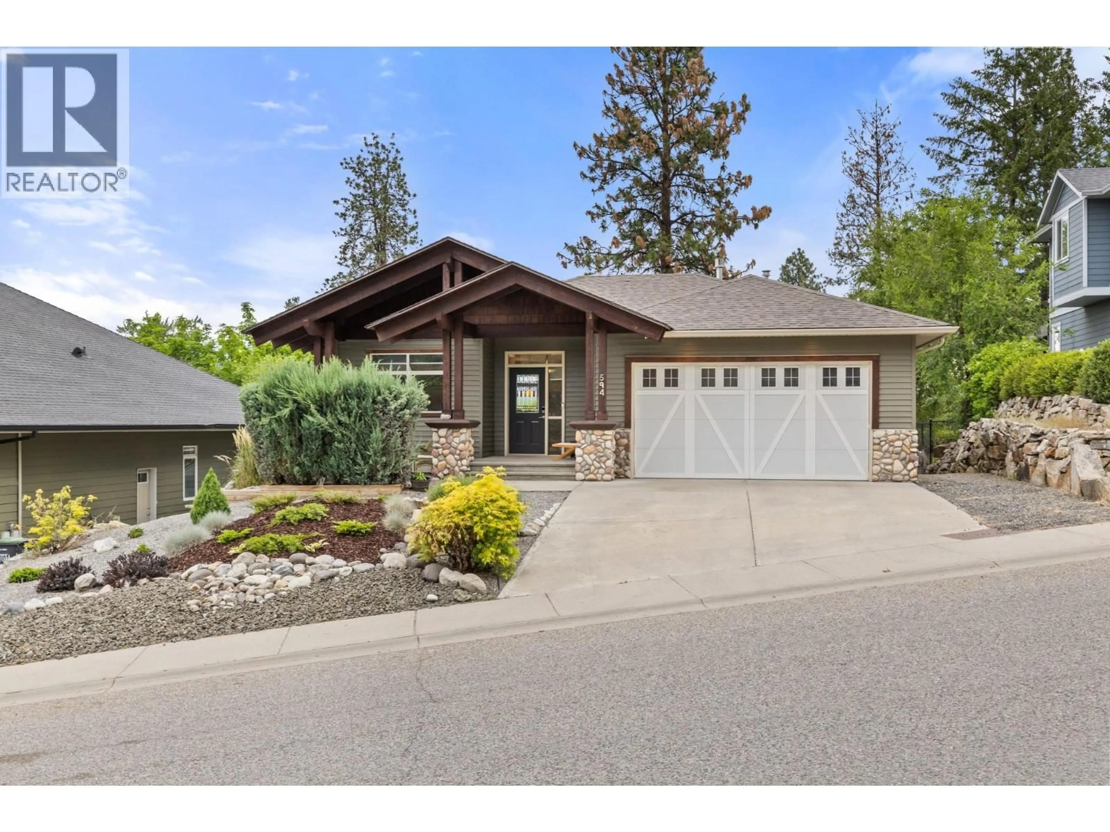 Home with vinyl exterior material, street for 594 VINTAGE TERRACE ROAD, Kelowna British Columbia V1W3B3